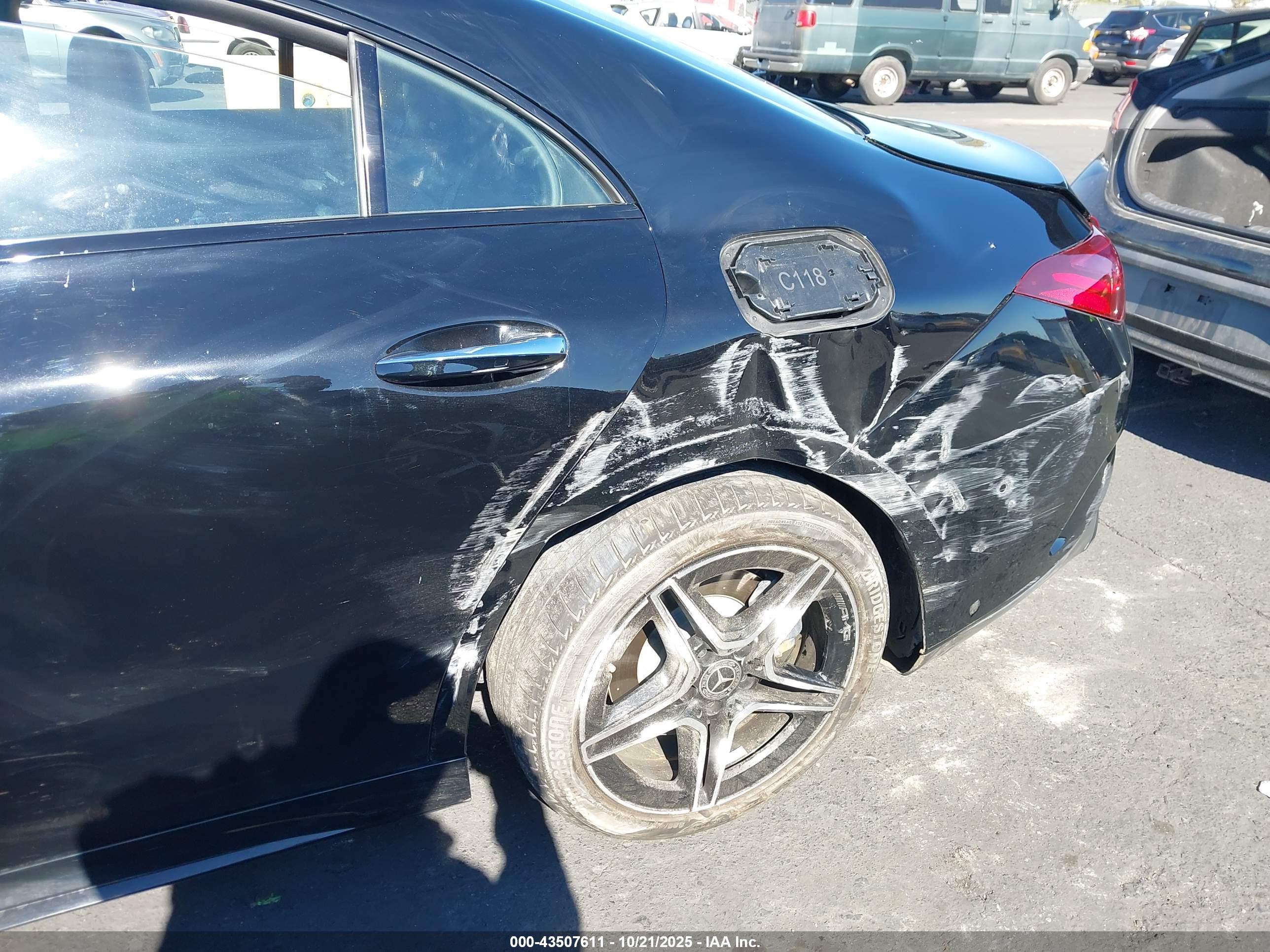 MERCEDES-BENZ CLA image 6