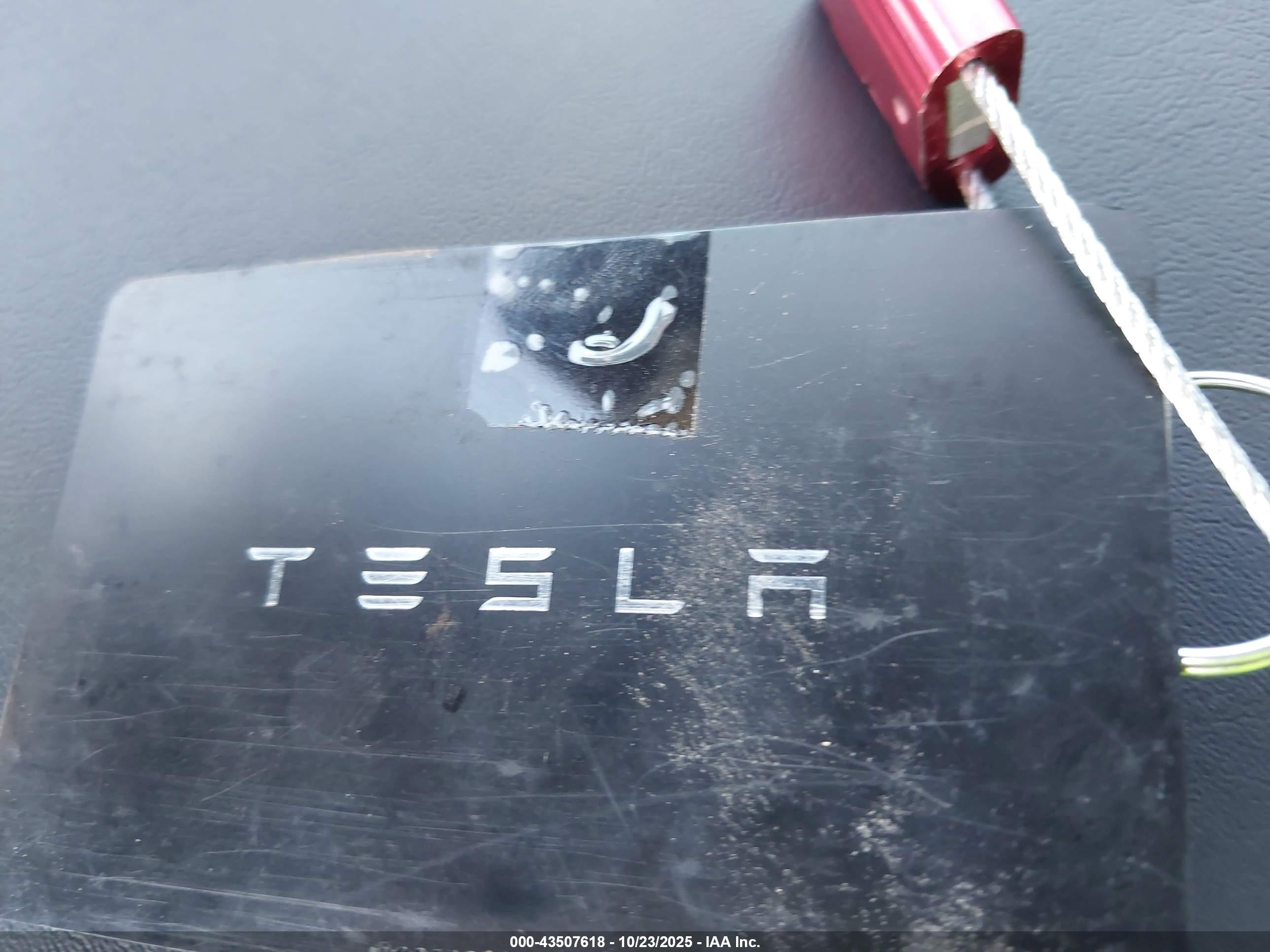 TESLA MODEL image 11