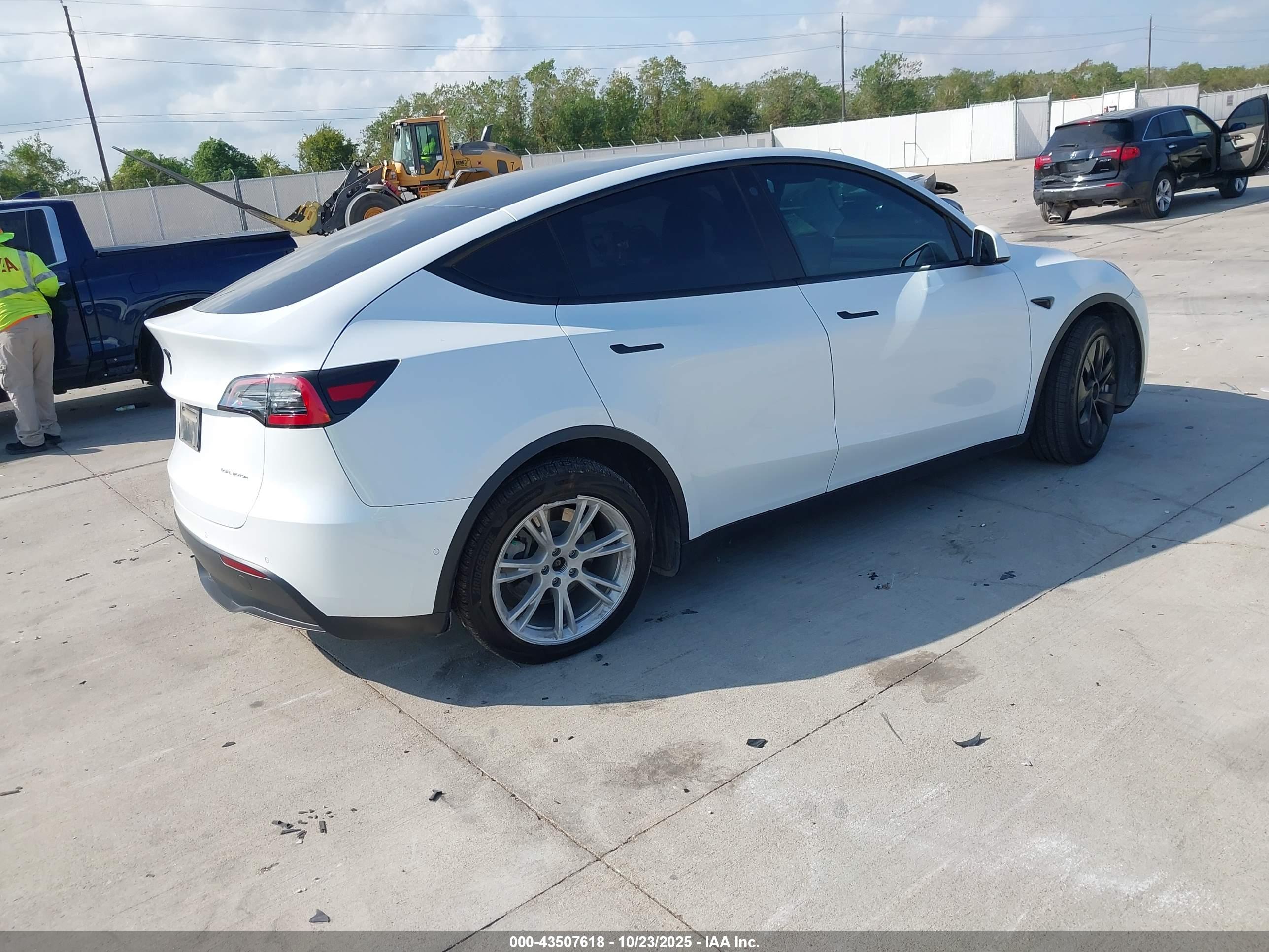 TESLA MODEL image 4