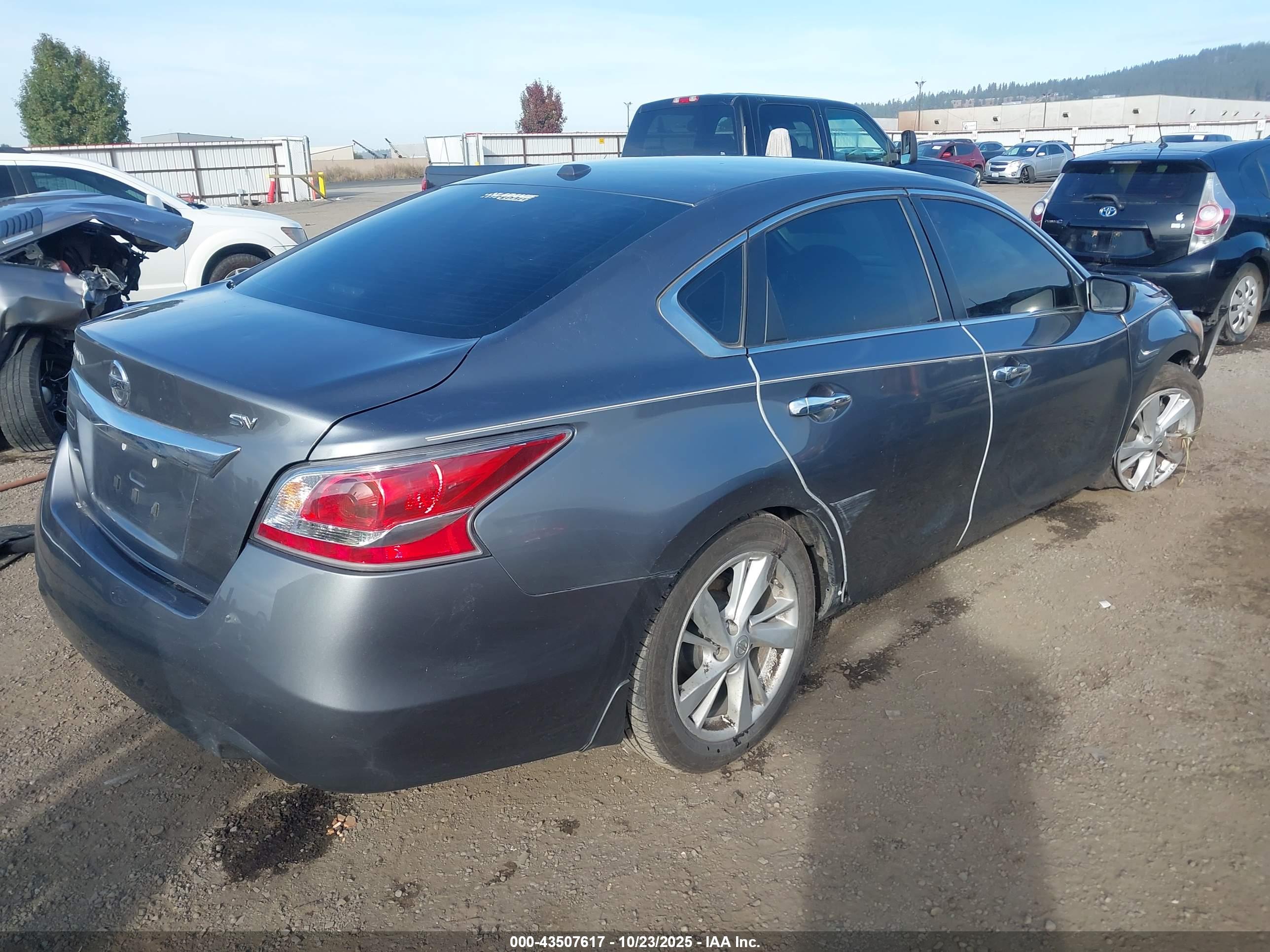 NISSAN ALTIMA image 4