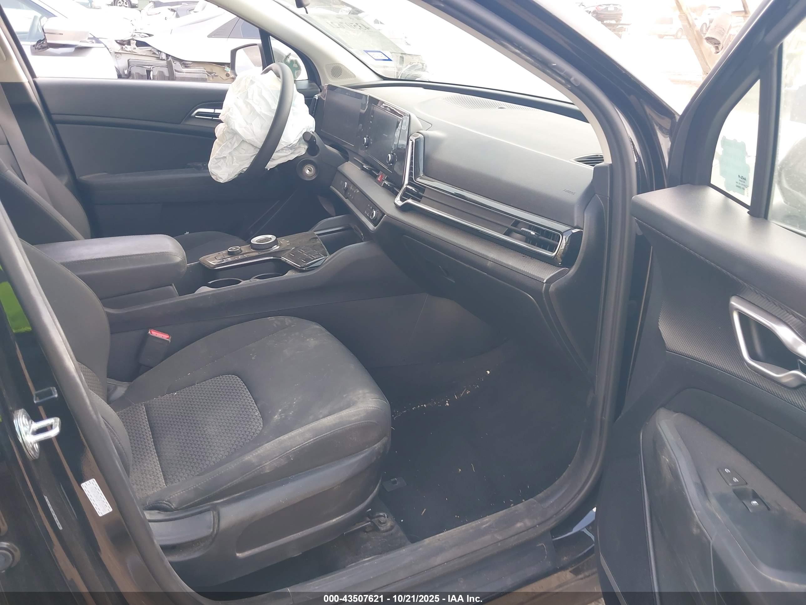 KIA SPORTAGE image 5