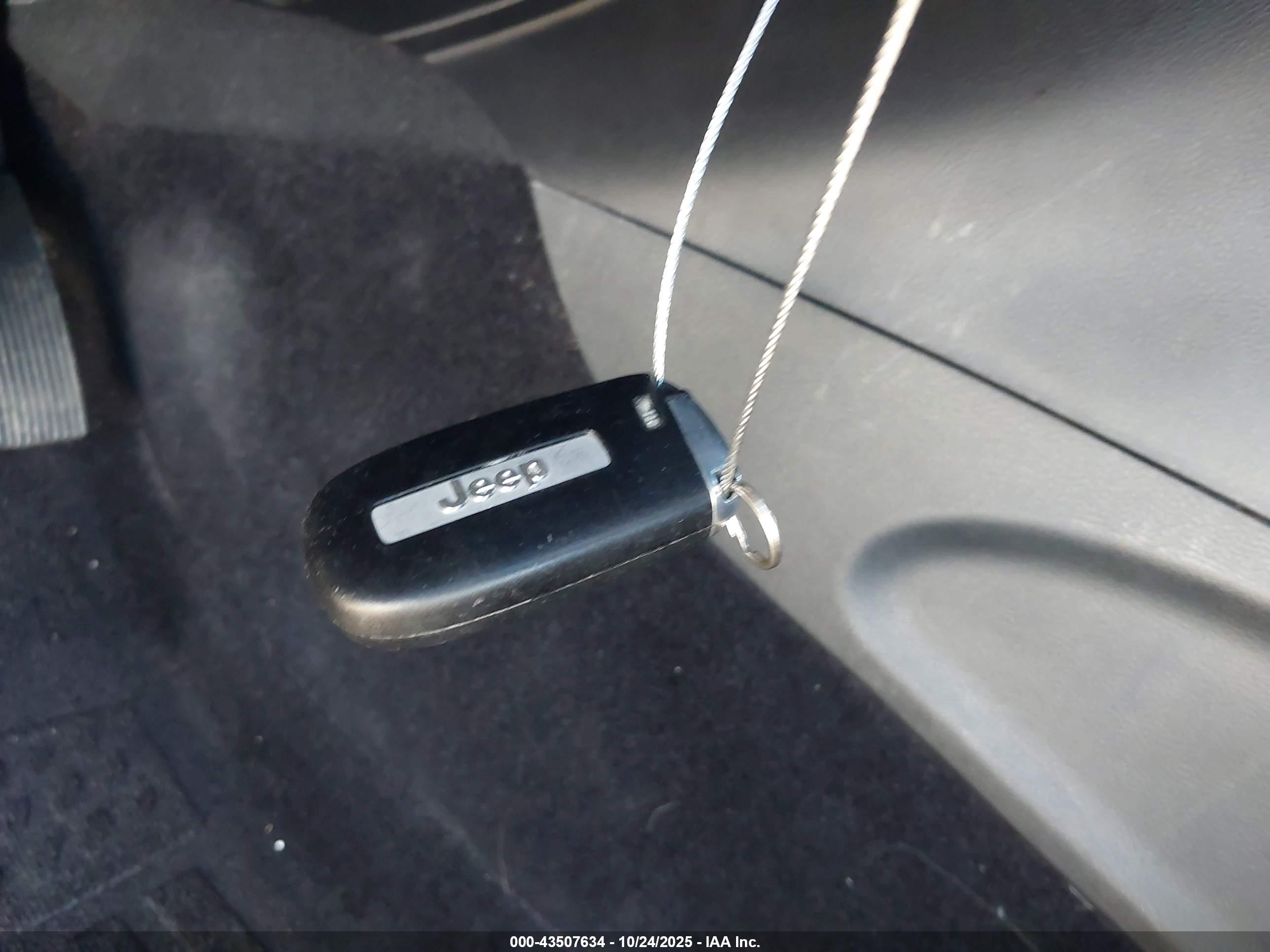 JEEP GRAND image 11