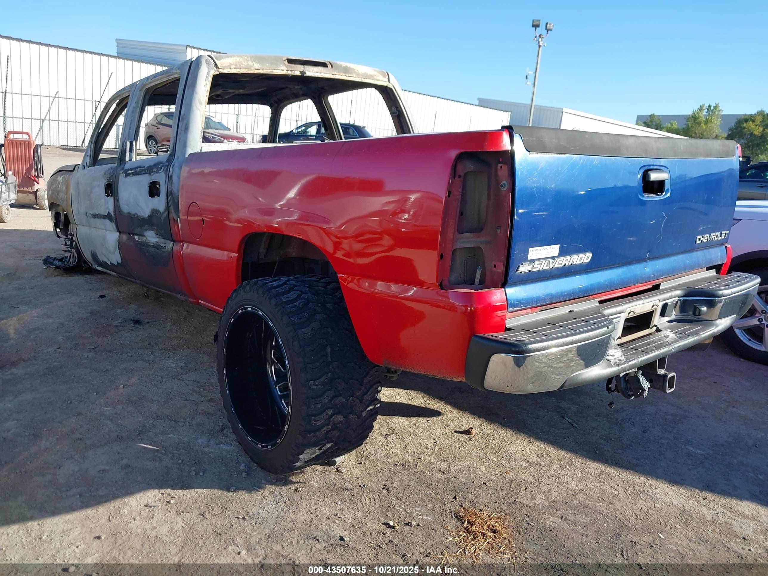 CHEVROLET SILVERADO image 3