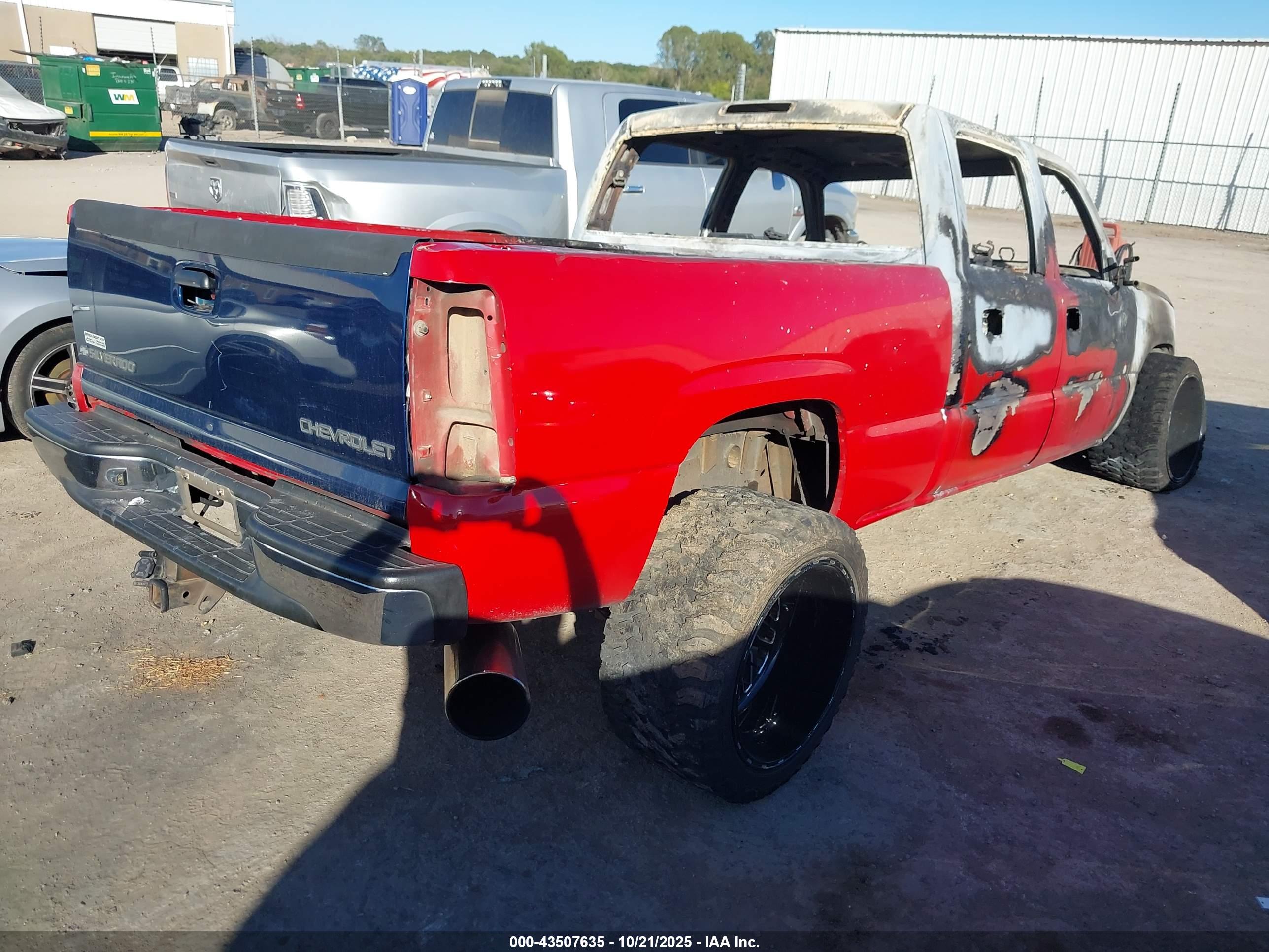 CHEVROLET SILVERADO image 4