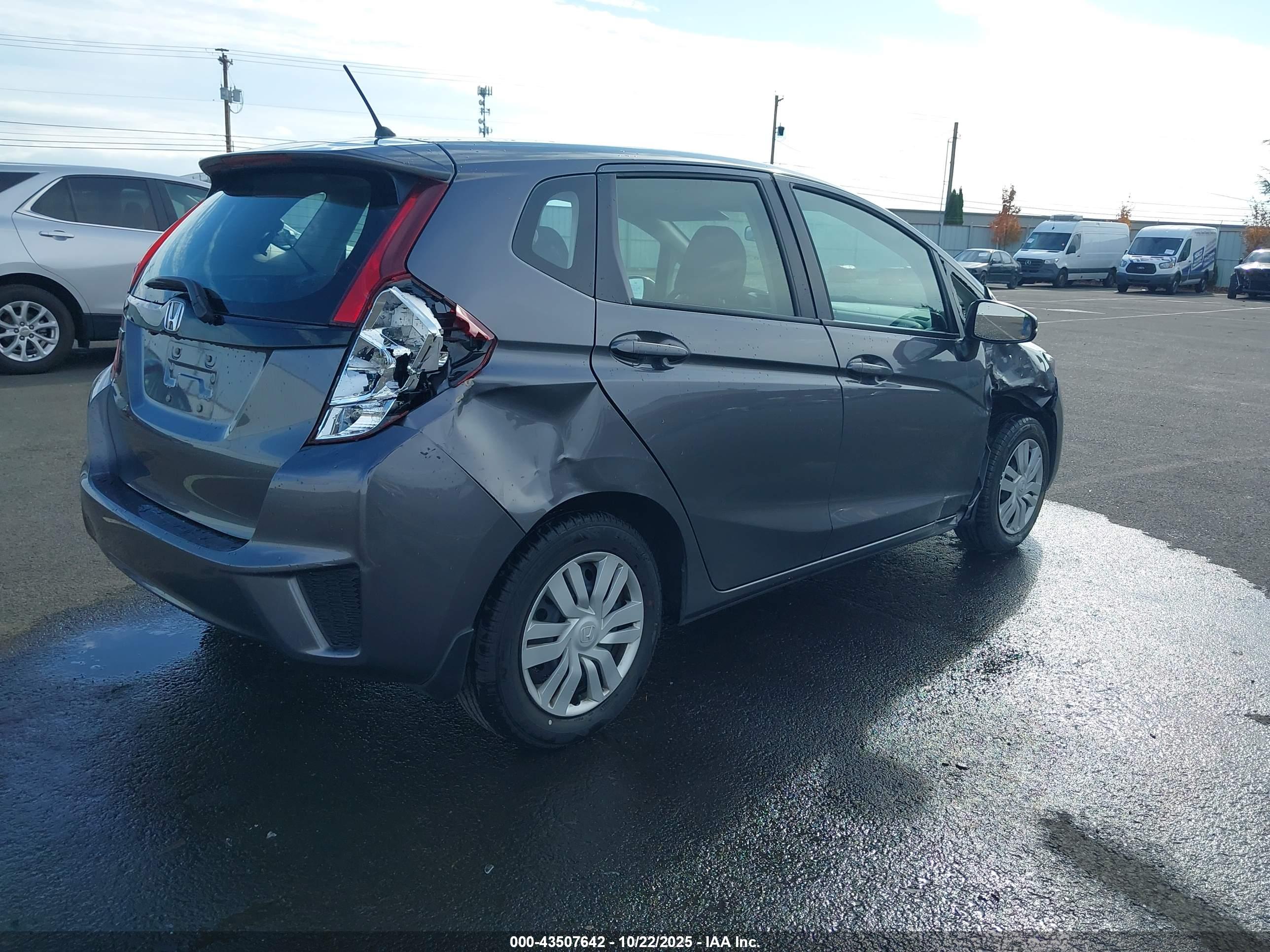 HONDA FIT image 4