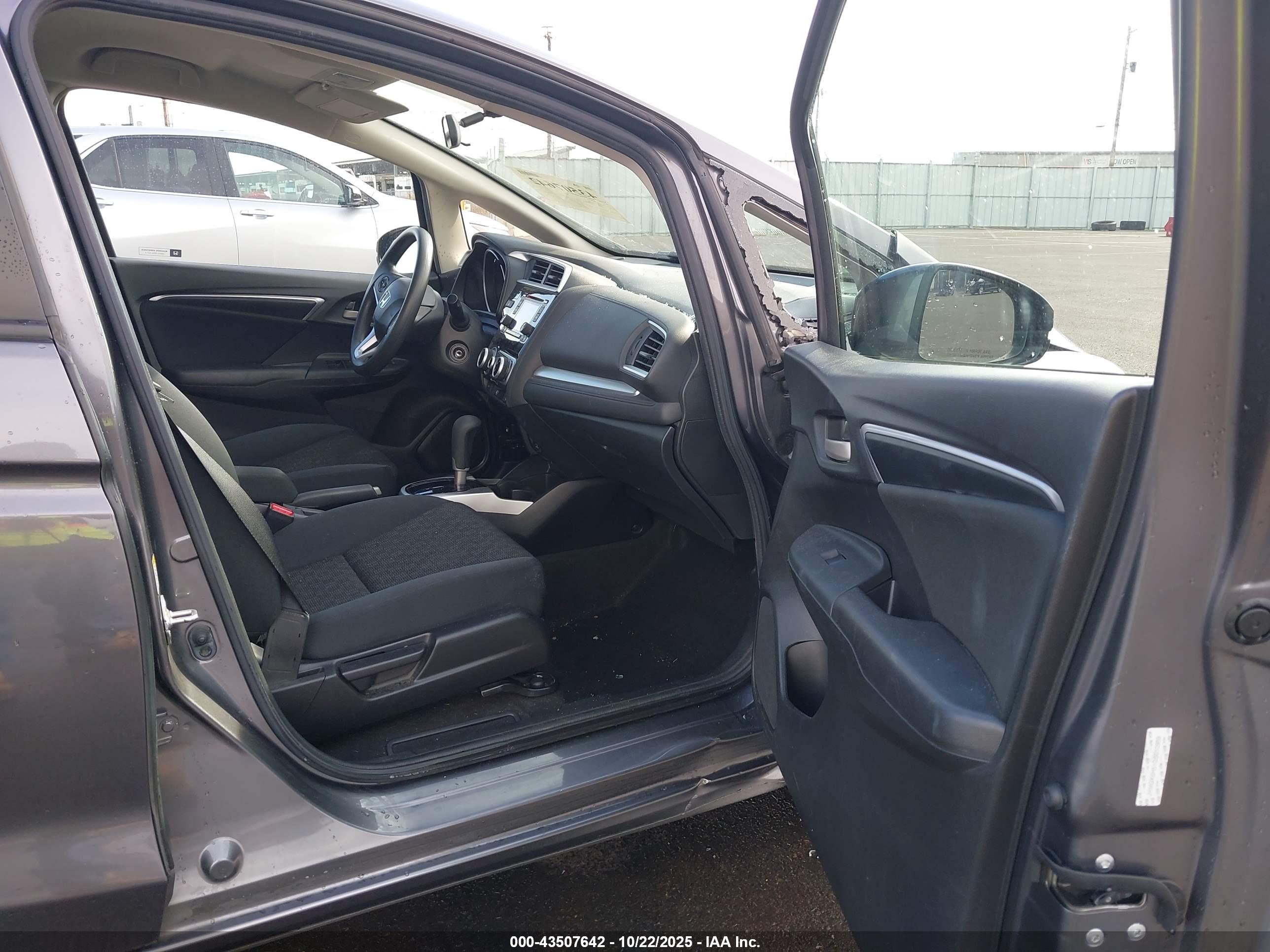 HONDA FIT image 5