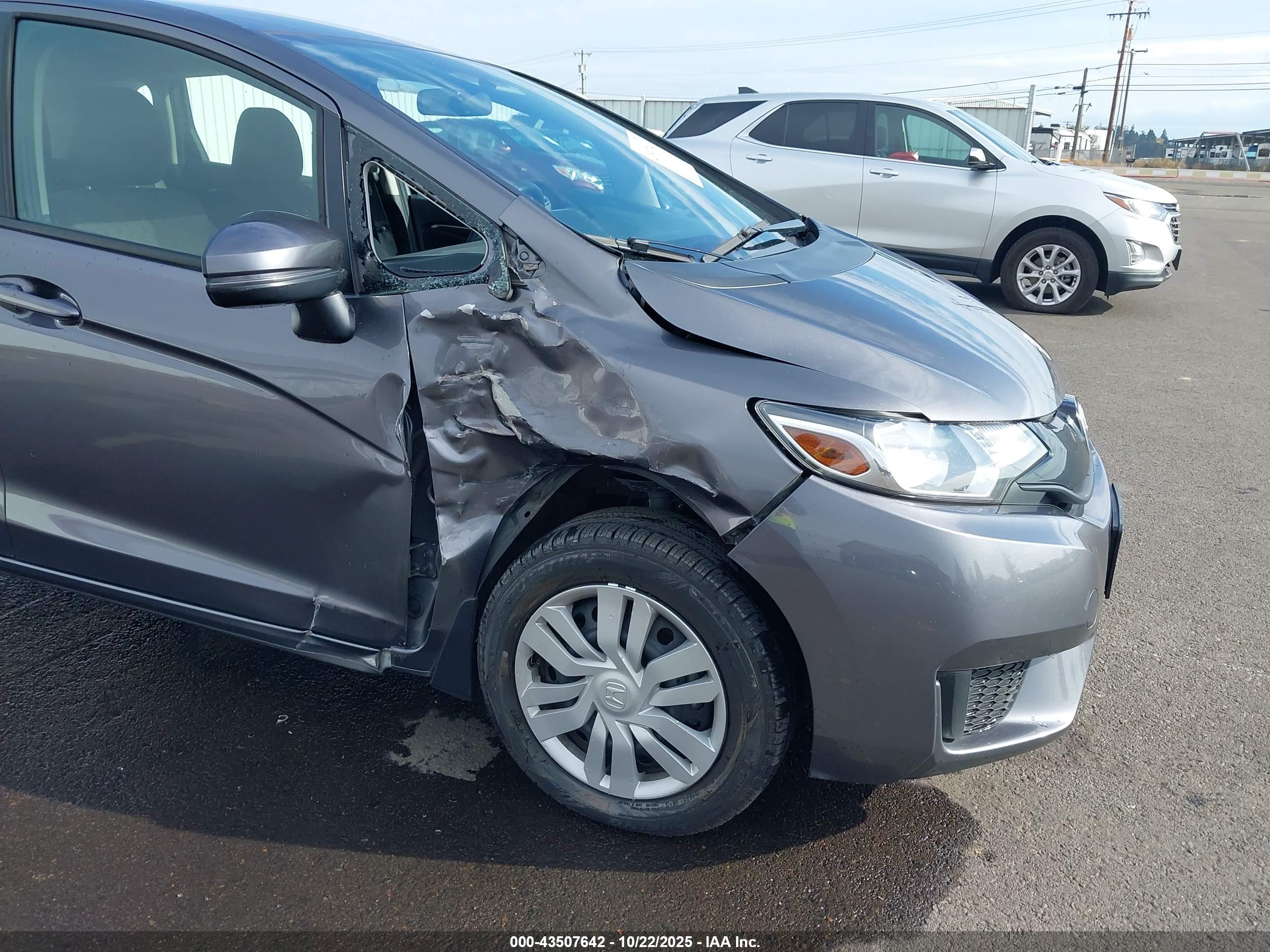 HONDA FIT image 6