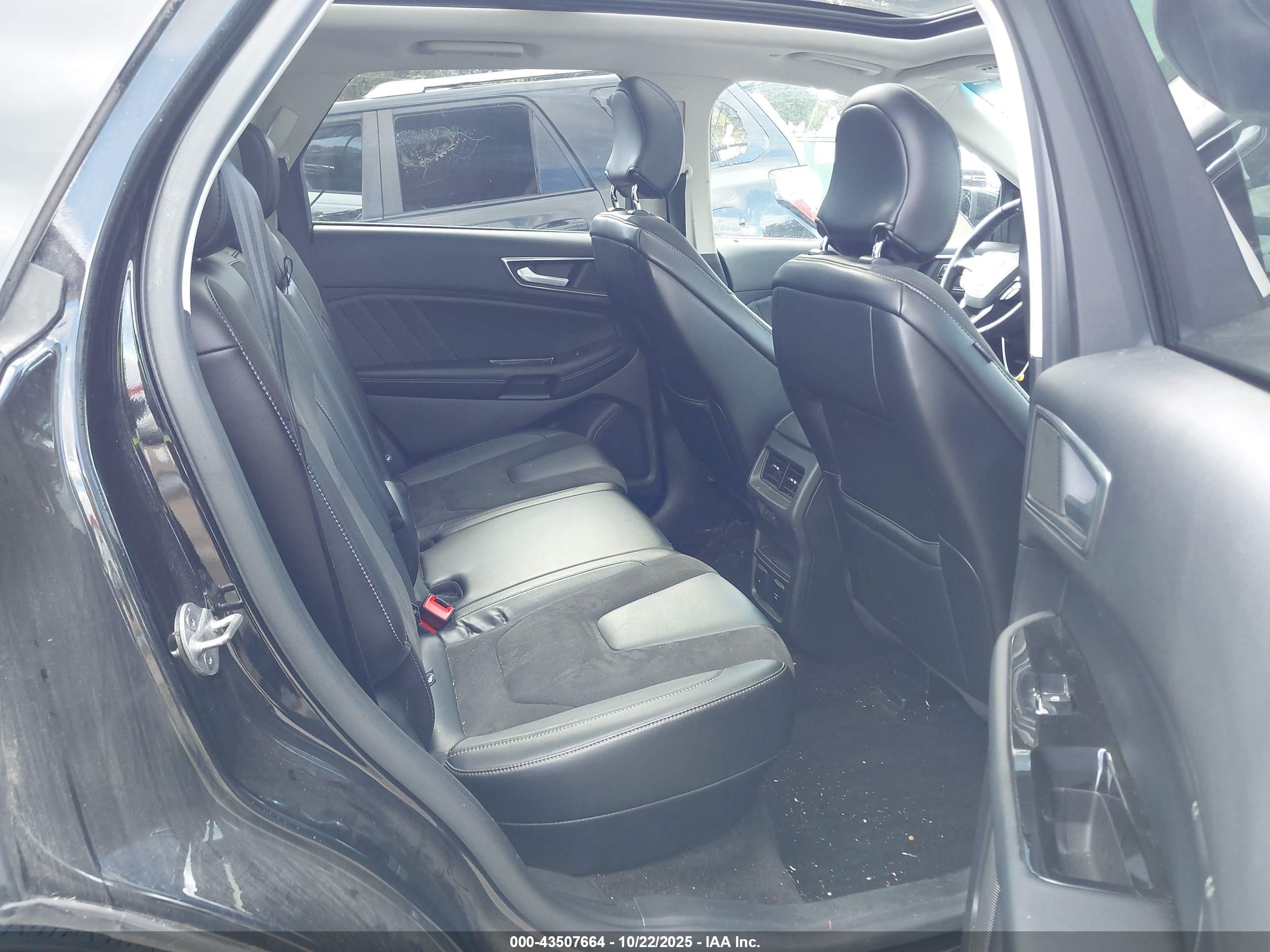 FORD EDGE image 8