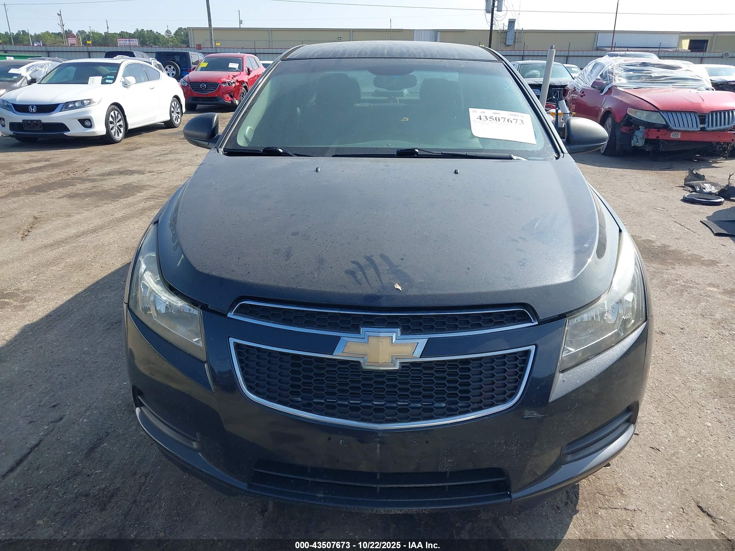CHEVROLET CRUZE image 6