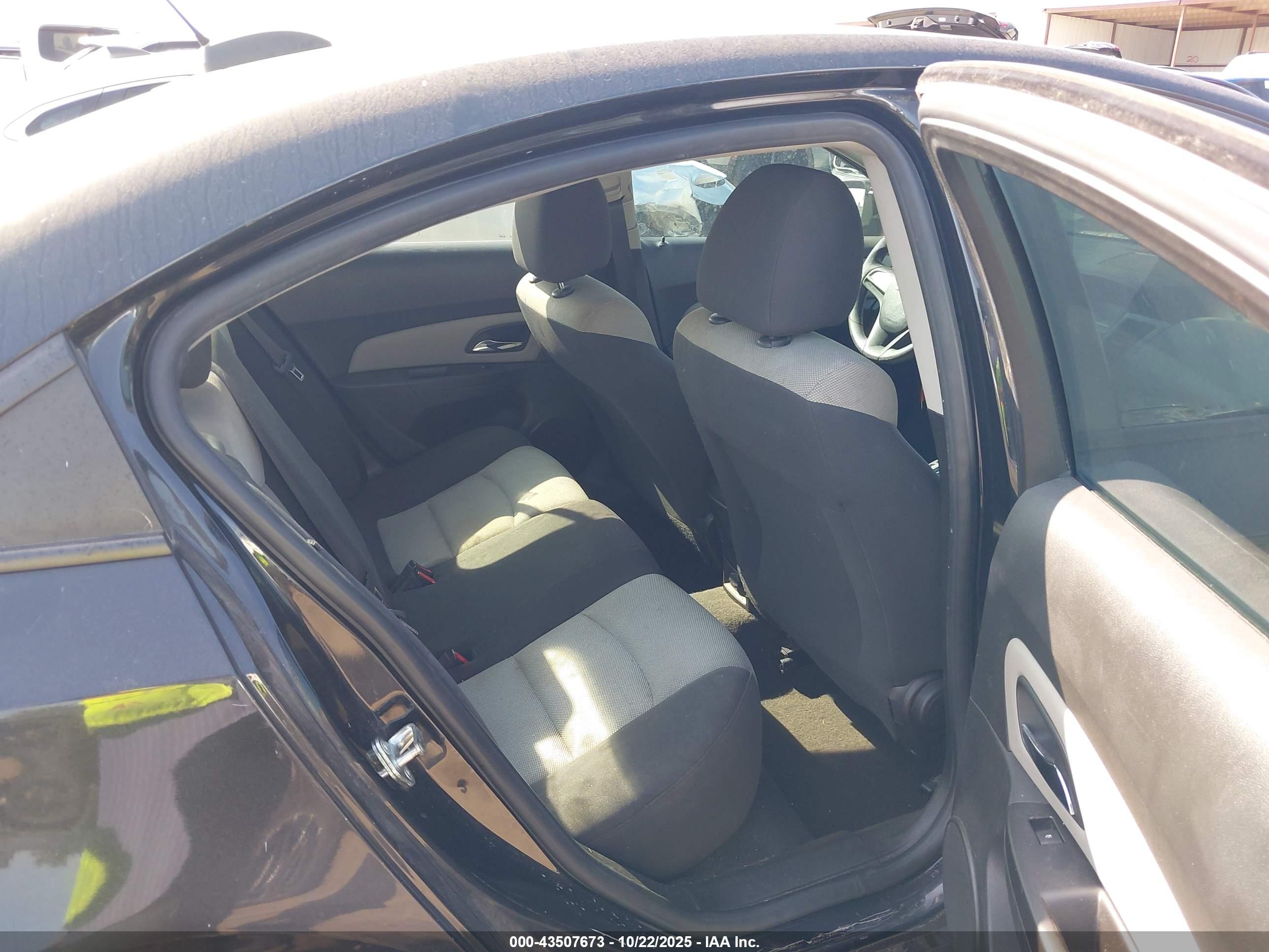 CHEVROLET CRUZE image 8