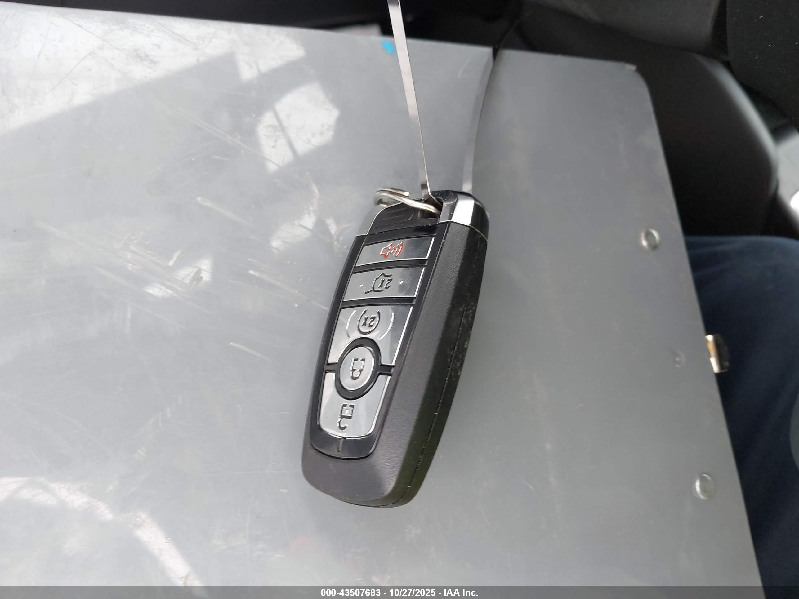 FORD ESCAPE image 11