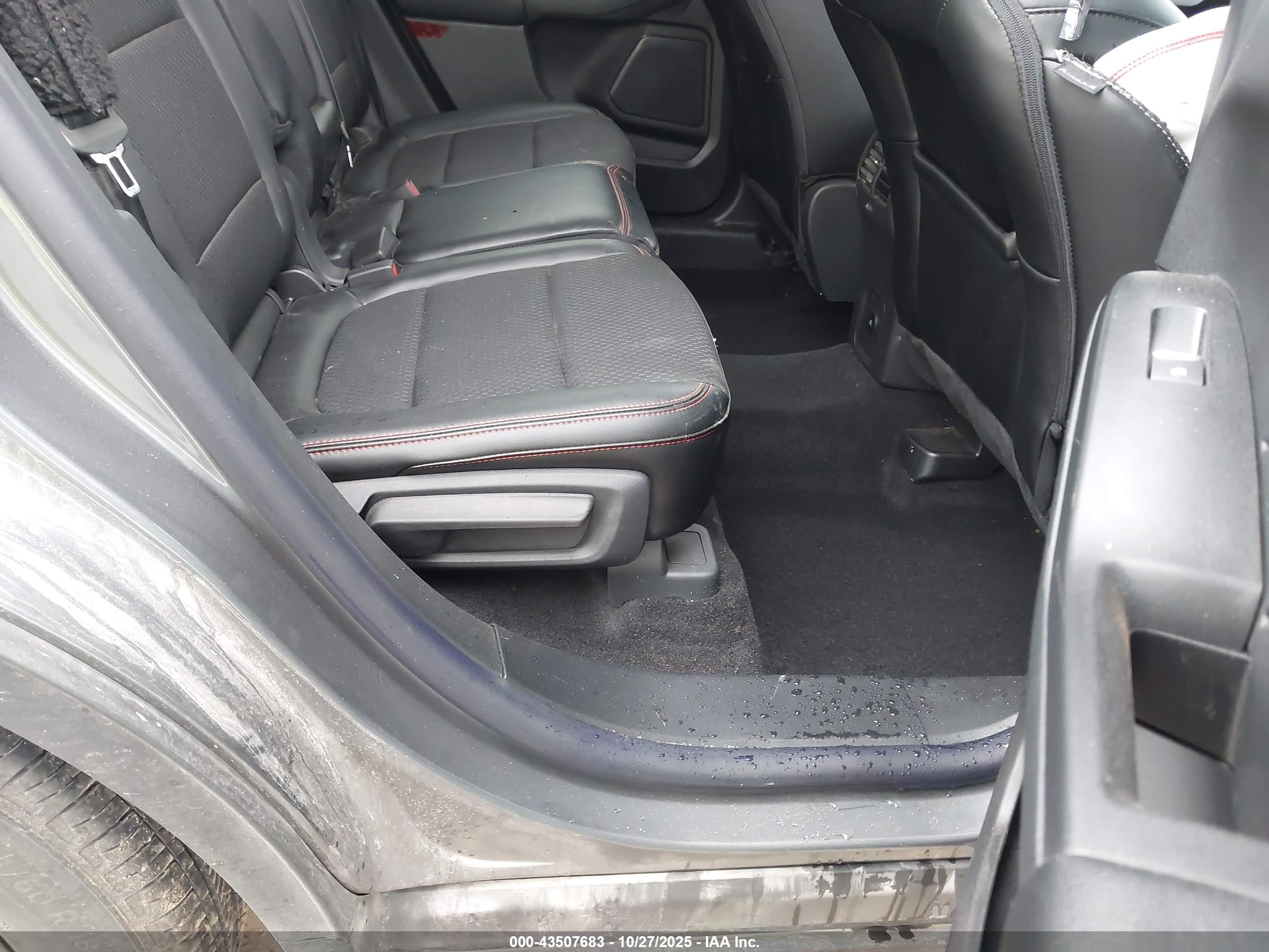 FORD ESCAPE image 8