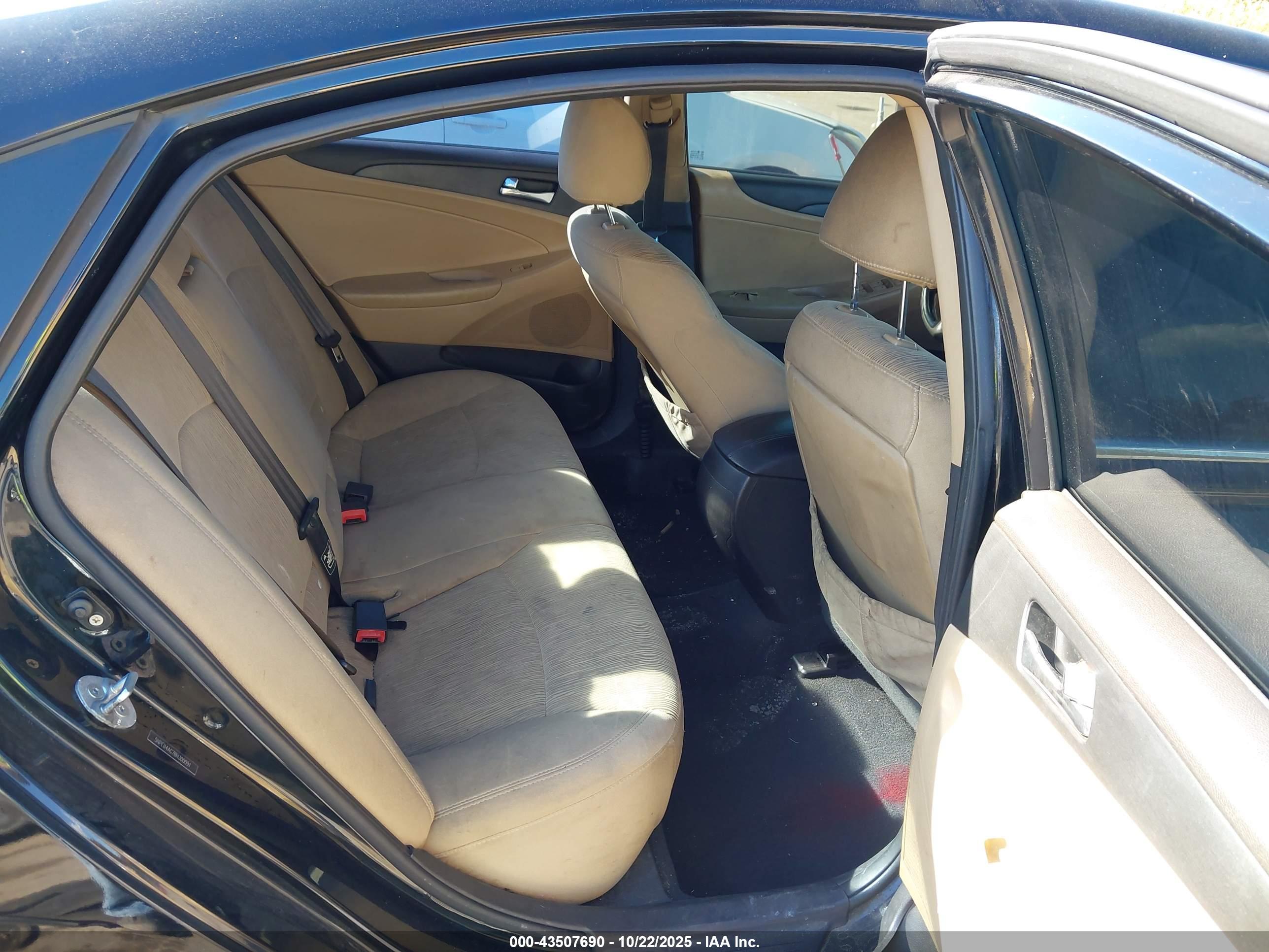 HYUNDAI SONATA image 8