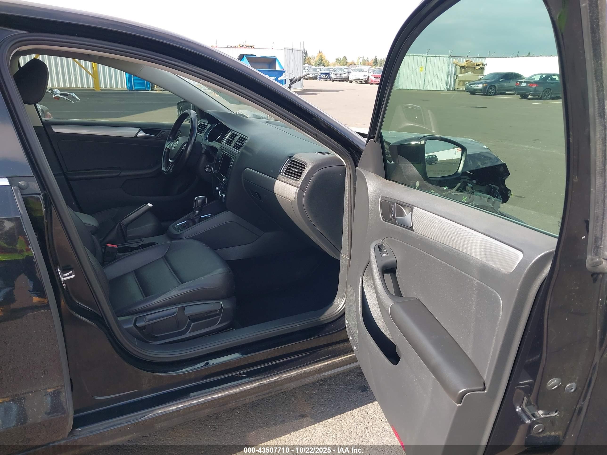 VOLKSWAGEN JETTA image 5