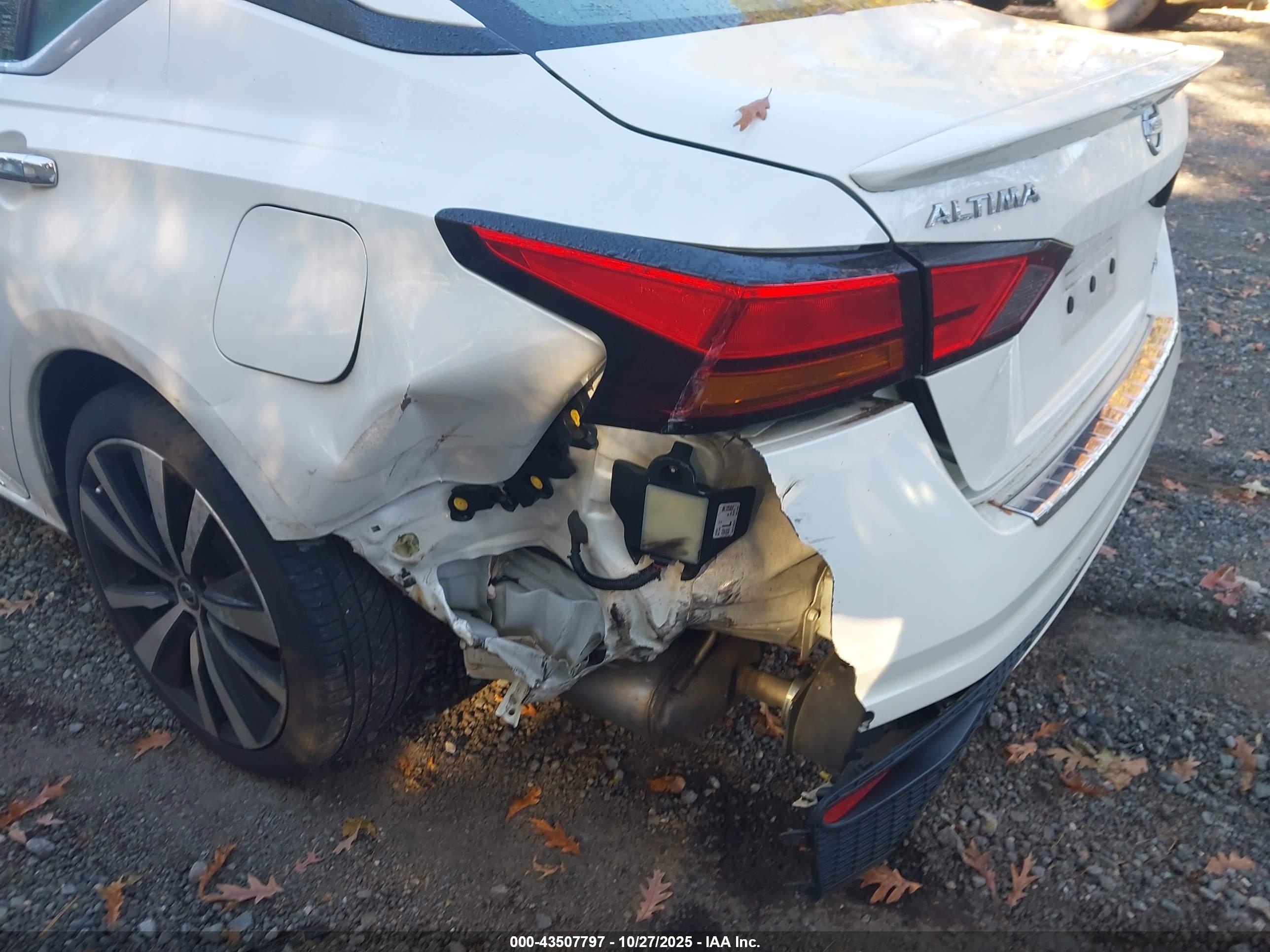 NISSAN ALTIMA image 6
