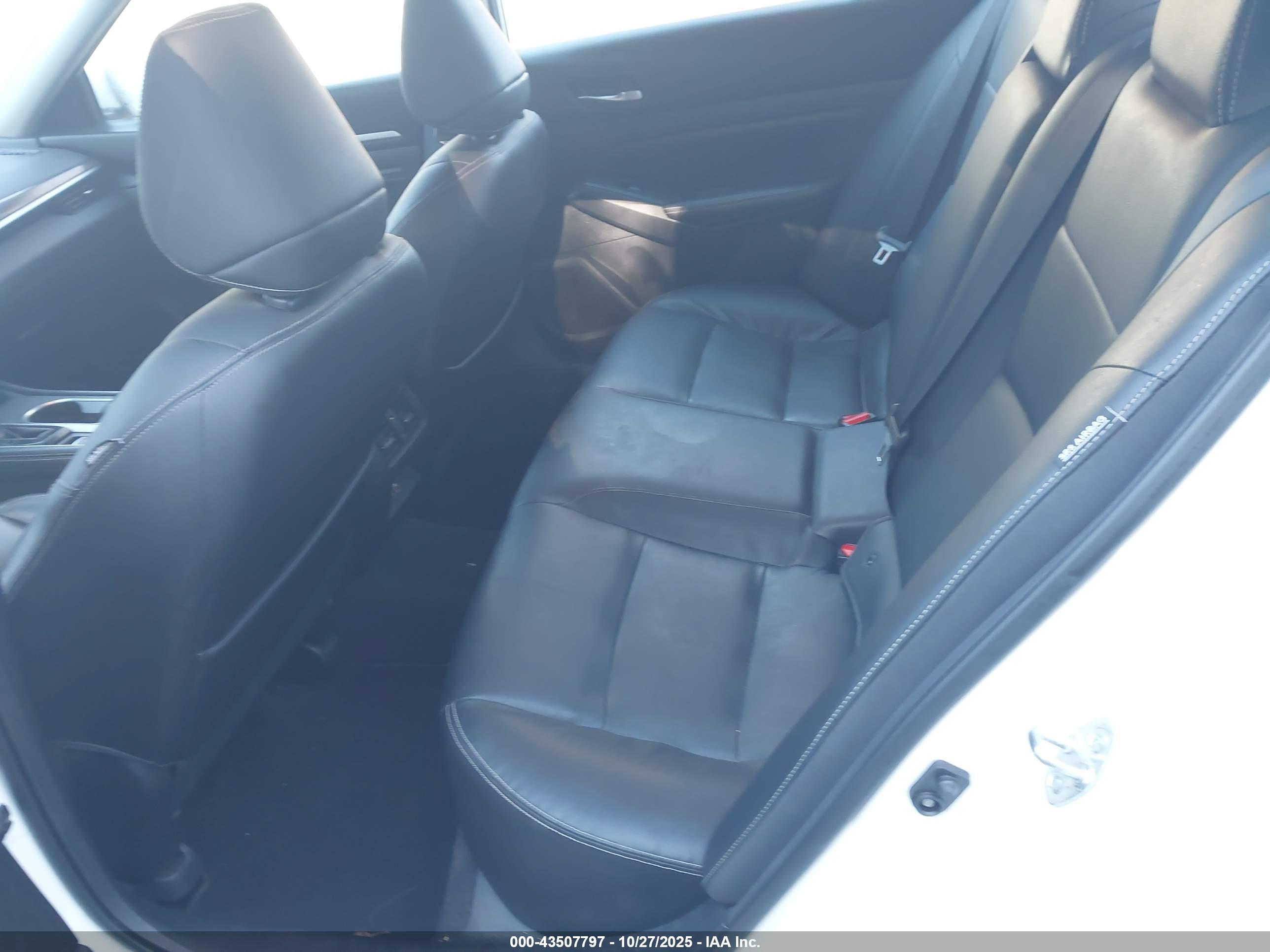 NISSAN ALTIMA image 8
