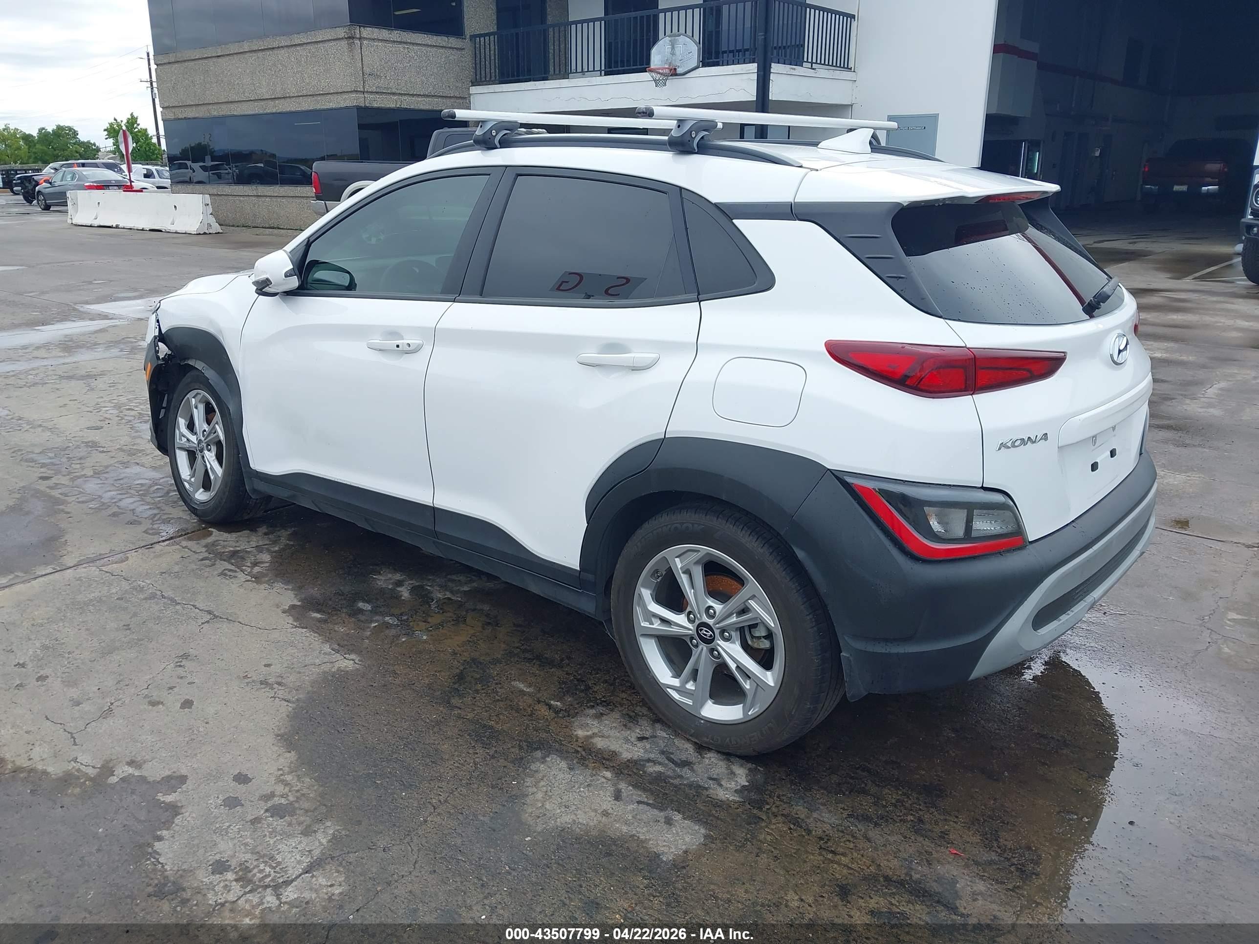 HYUNDAI KONA image 3