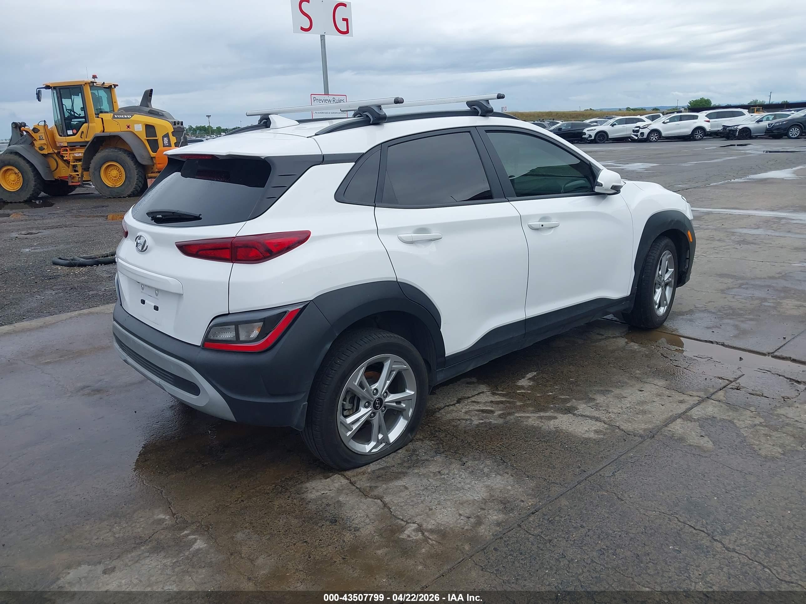 HYUNDAI KONA image 4