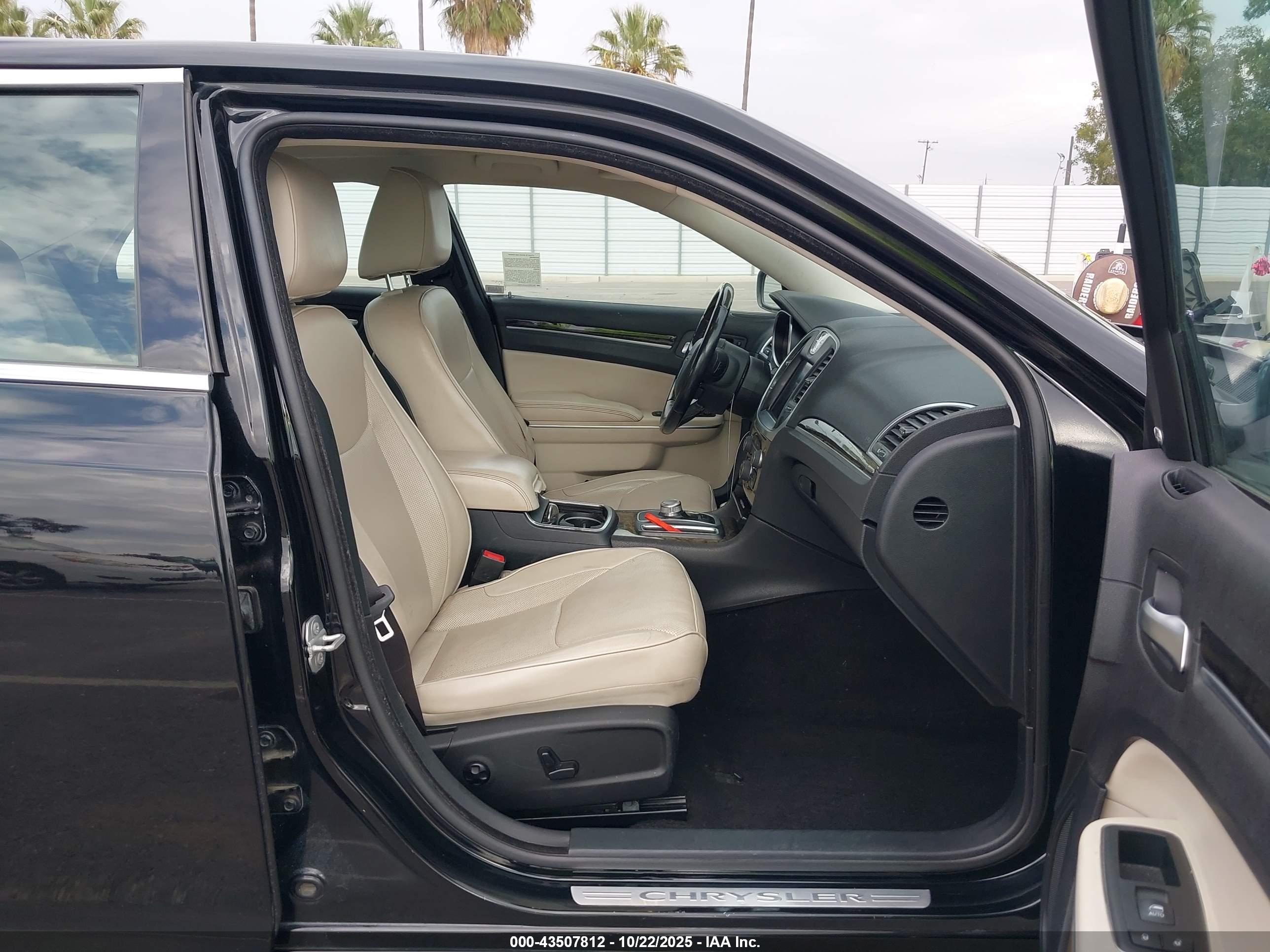 CHRYSLER 300C image 5