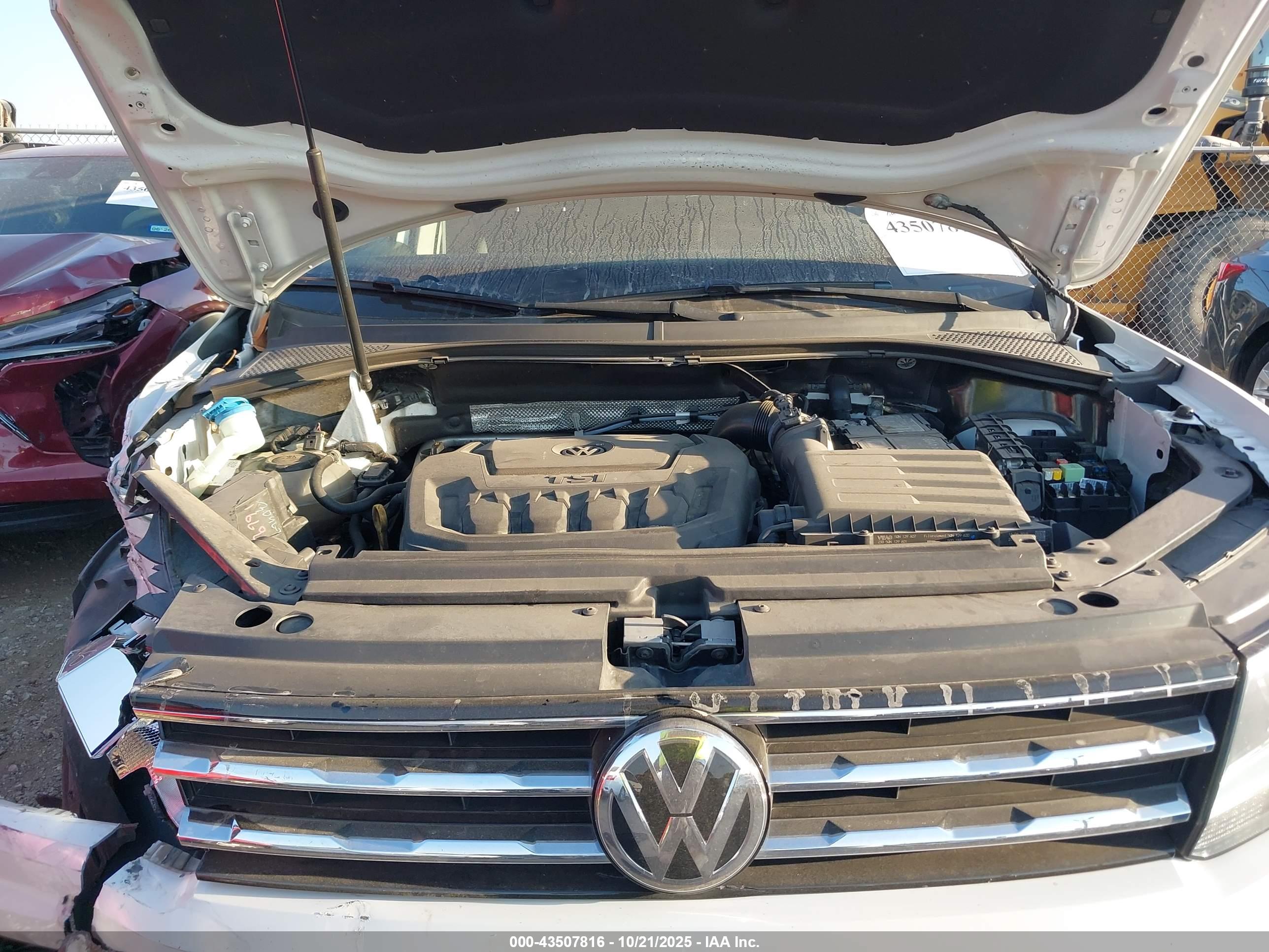VOLKSWAGEN TIGUAN image 10