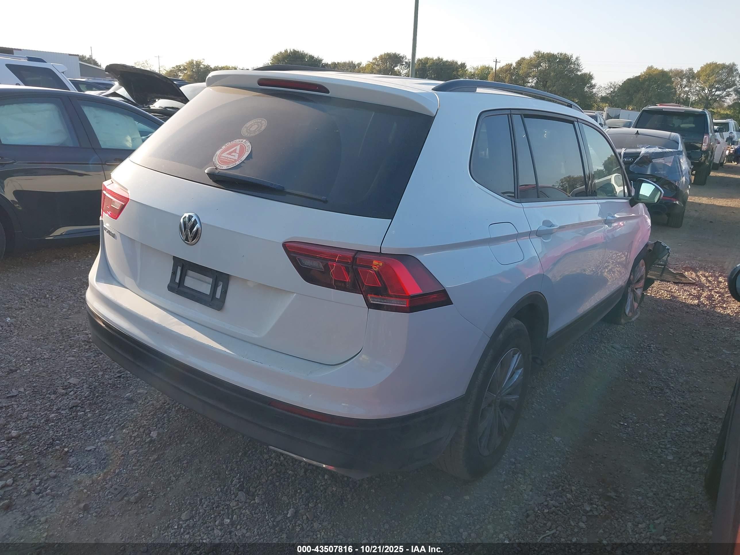 VOLKSWAGEN TIGUAN image 4