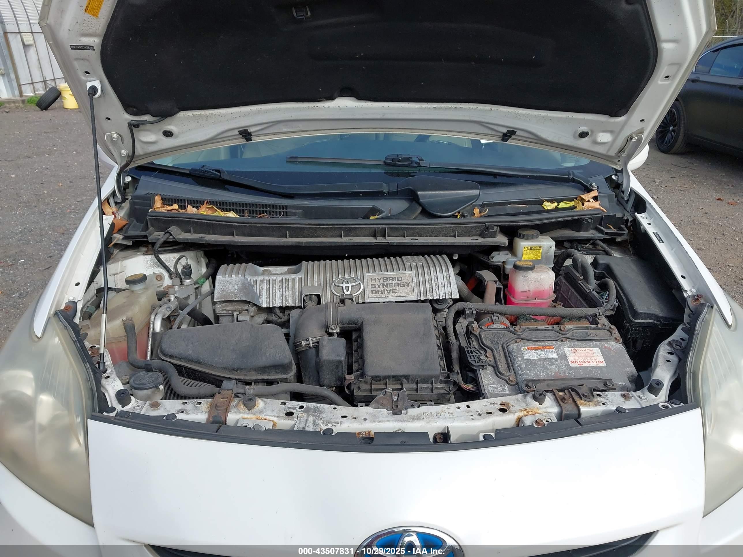 TOYOTA PRIUS image 10