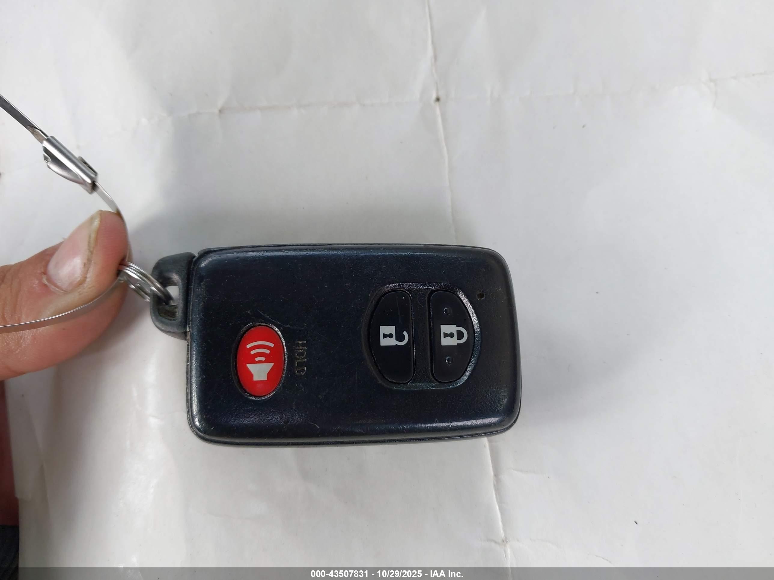 TOYOTA PRIUS image 11