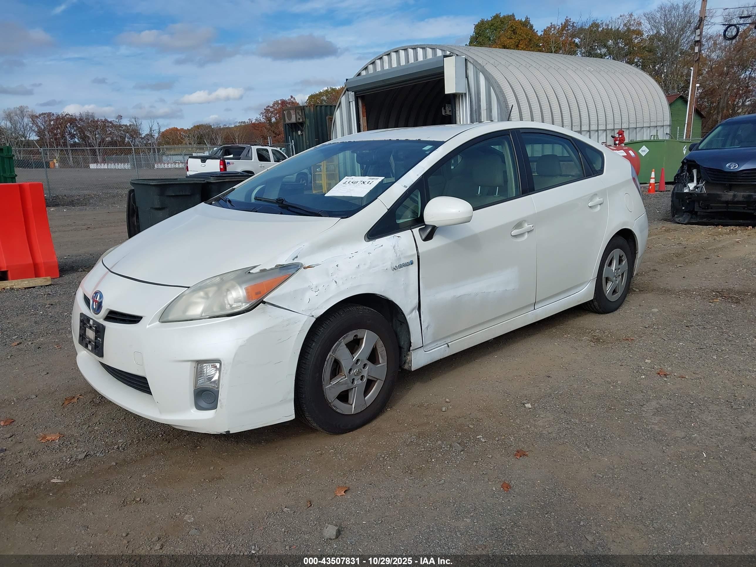 TOYOTA PRIUS image 2