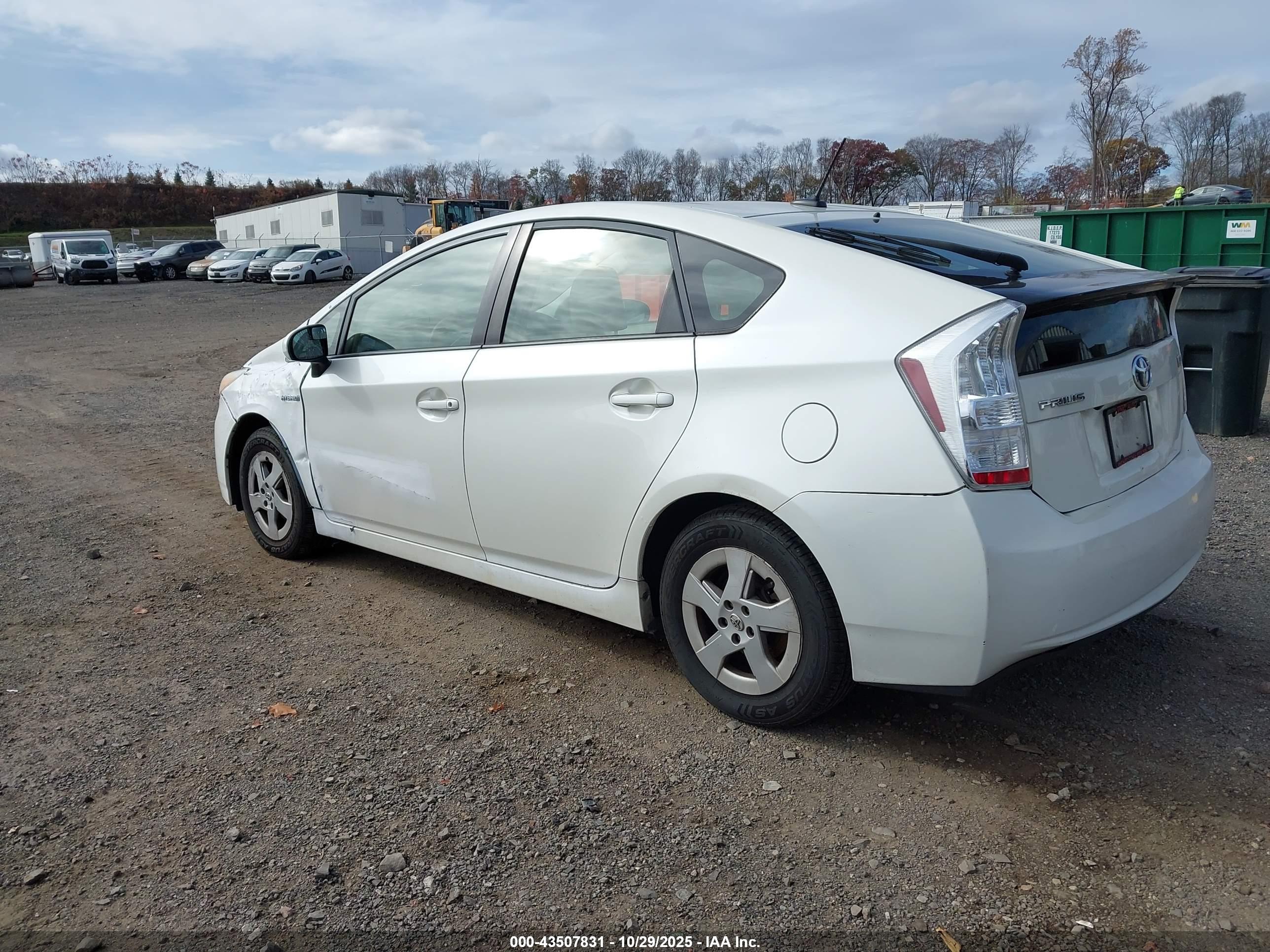 TOYOTA PRIUS image 3