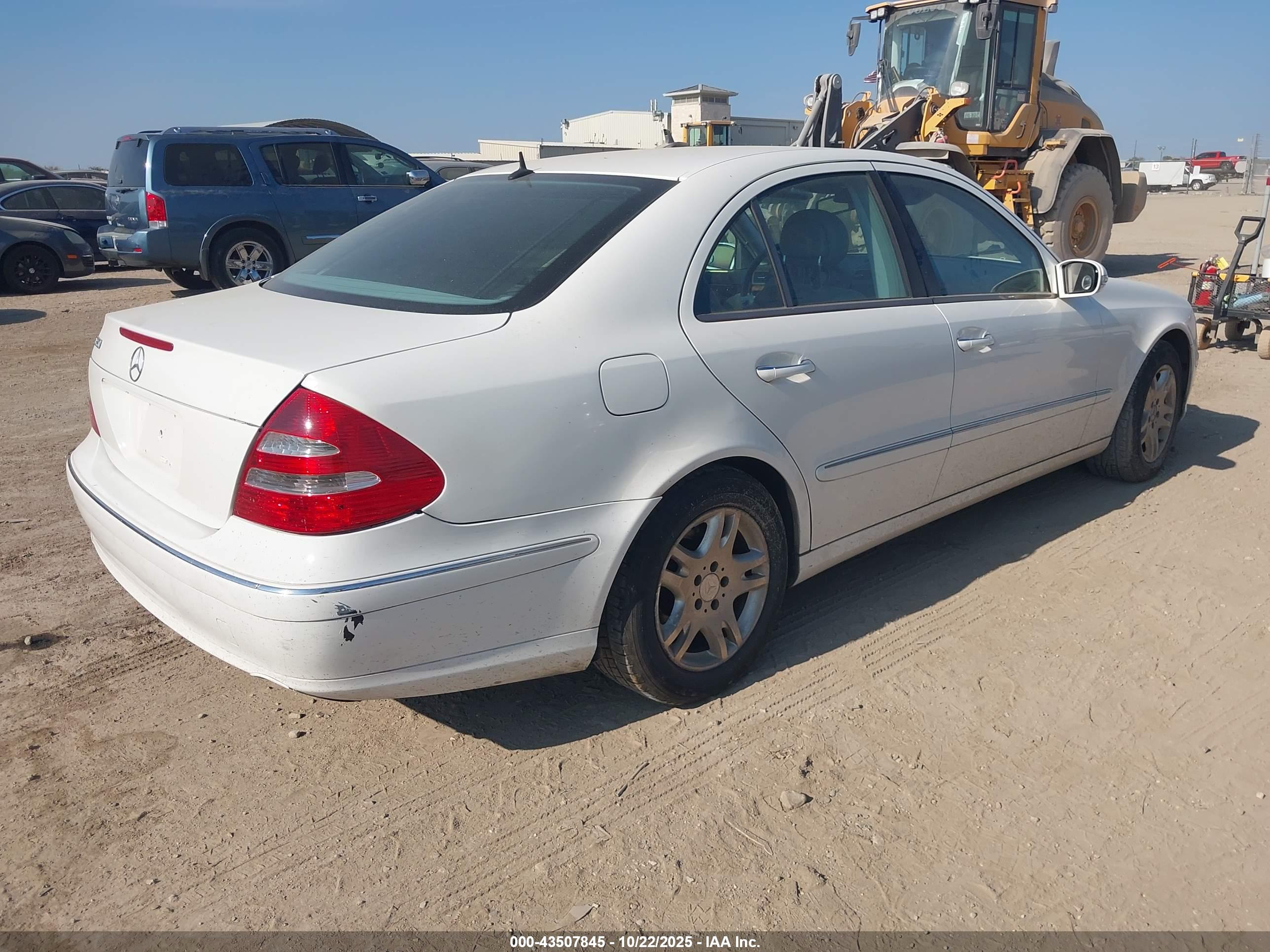MERCEDES-BENZ E image 4