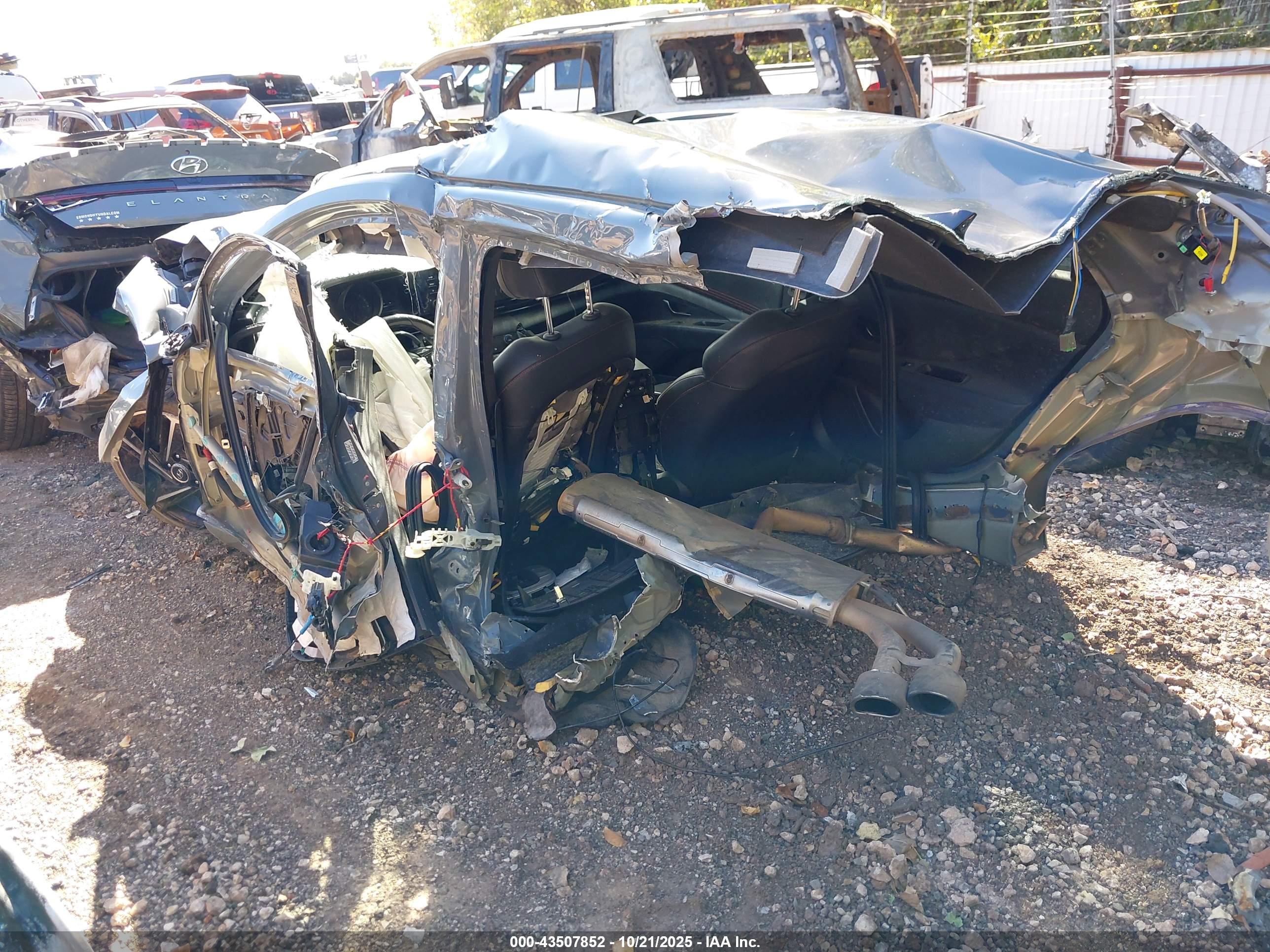 HYUNDAI ELANTRA image 3