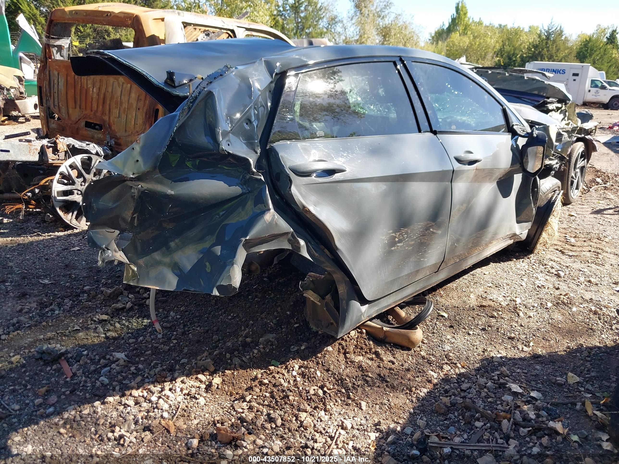 HYUNDAI ELANTRA image 4