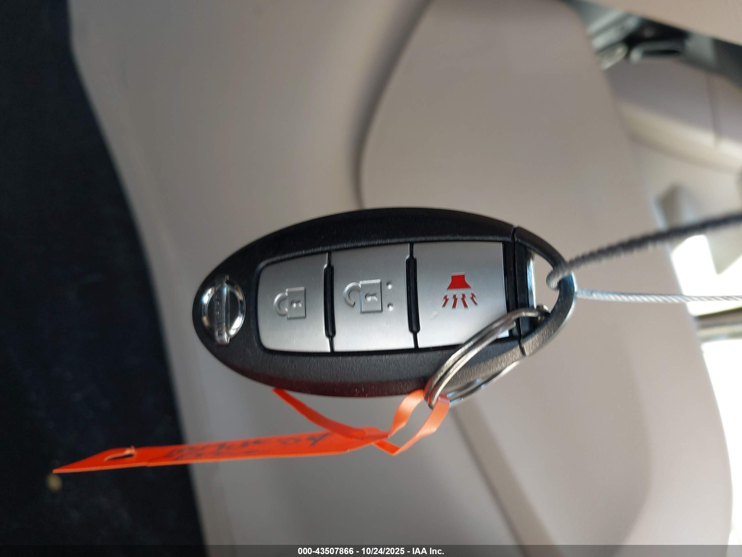 NISSAN ROGUE image 11