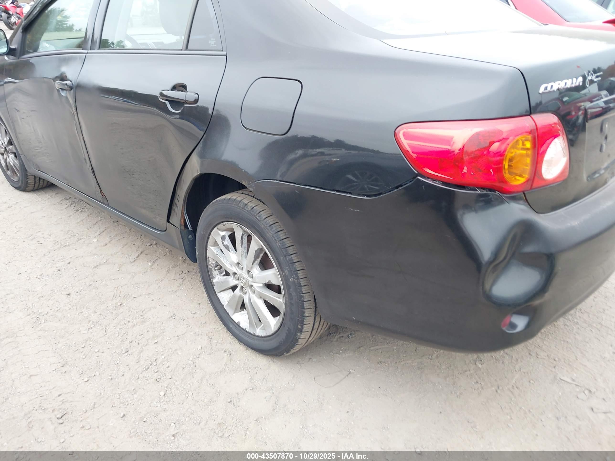 TOYOTA COROLLA image 6