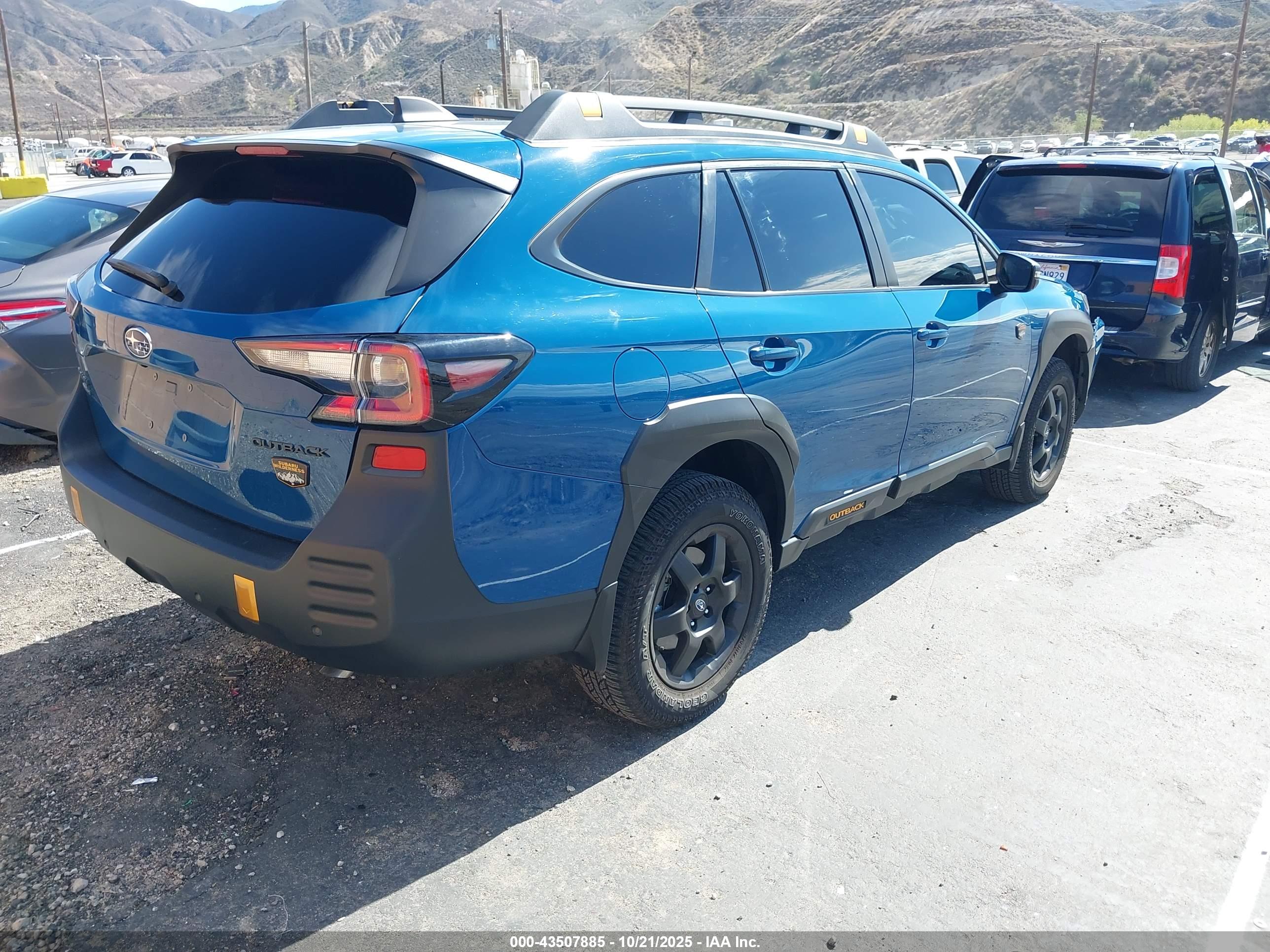 SUBARU OUTBACK image 4