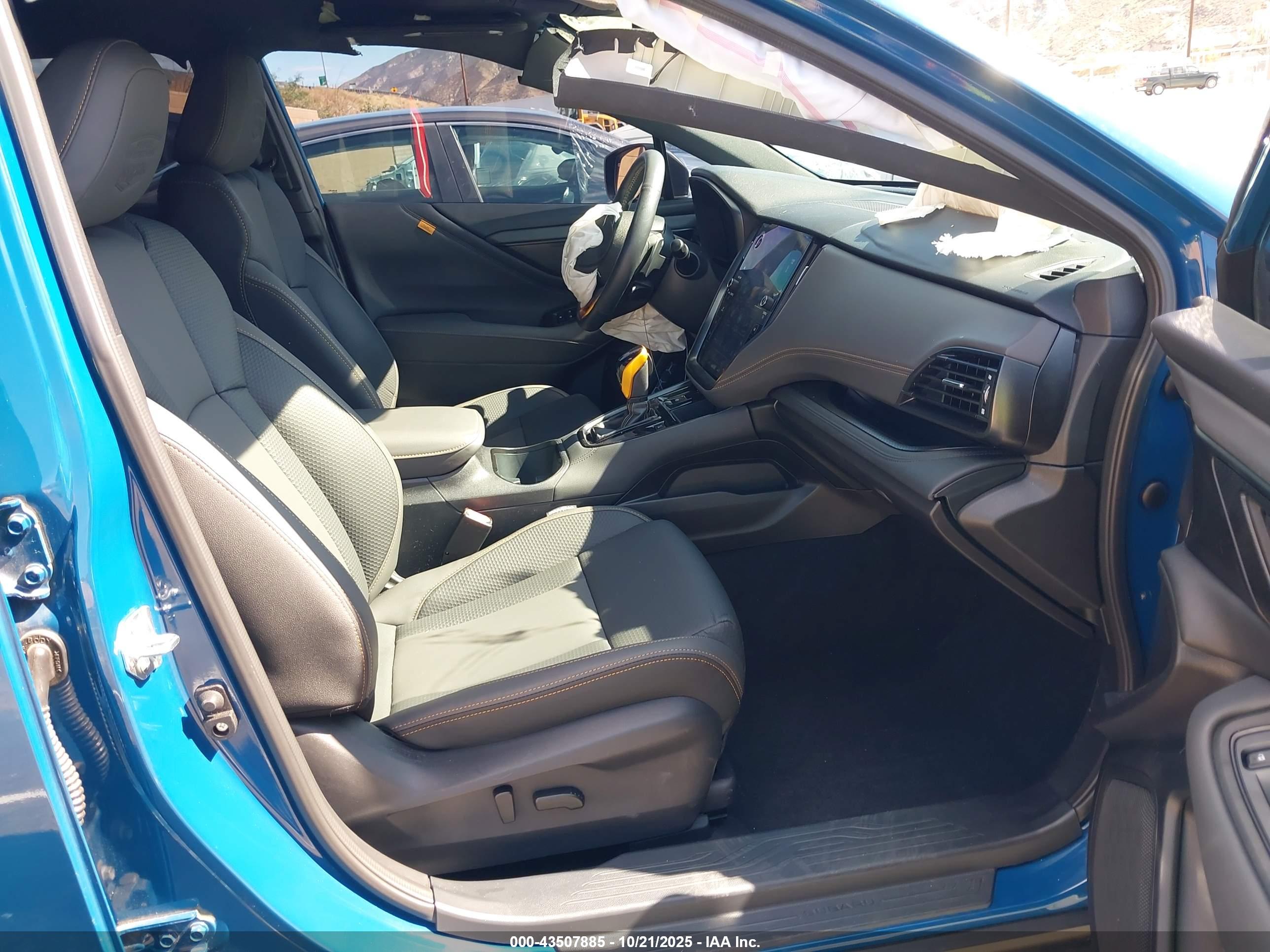 SUBARU OUTBACK image 5