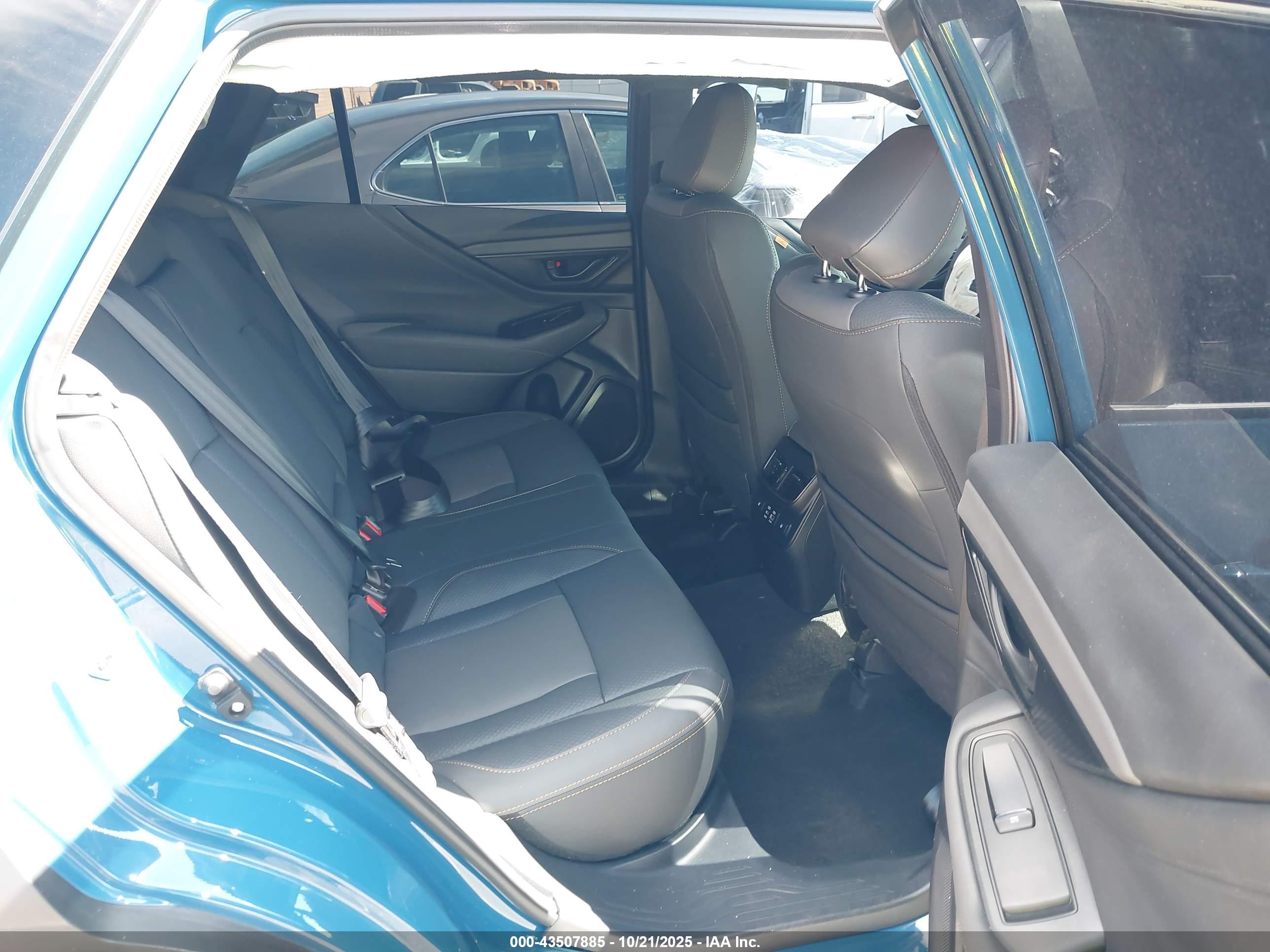 SUBARU OUTBACK image 8
