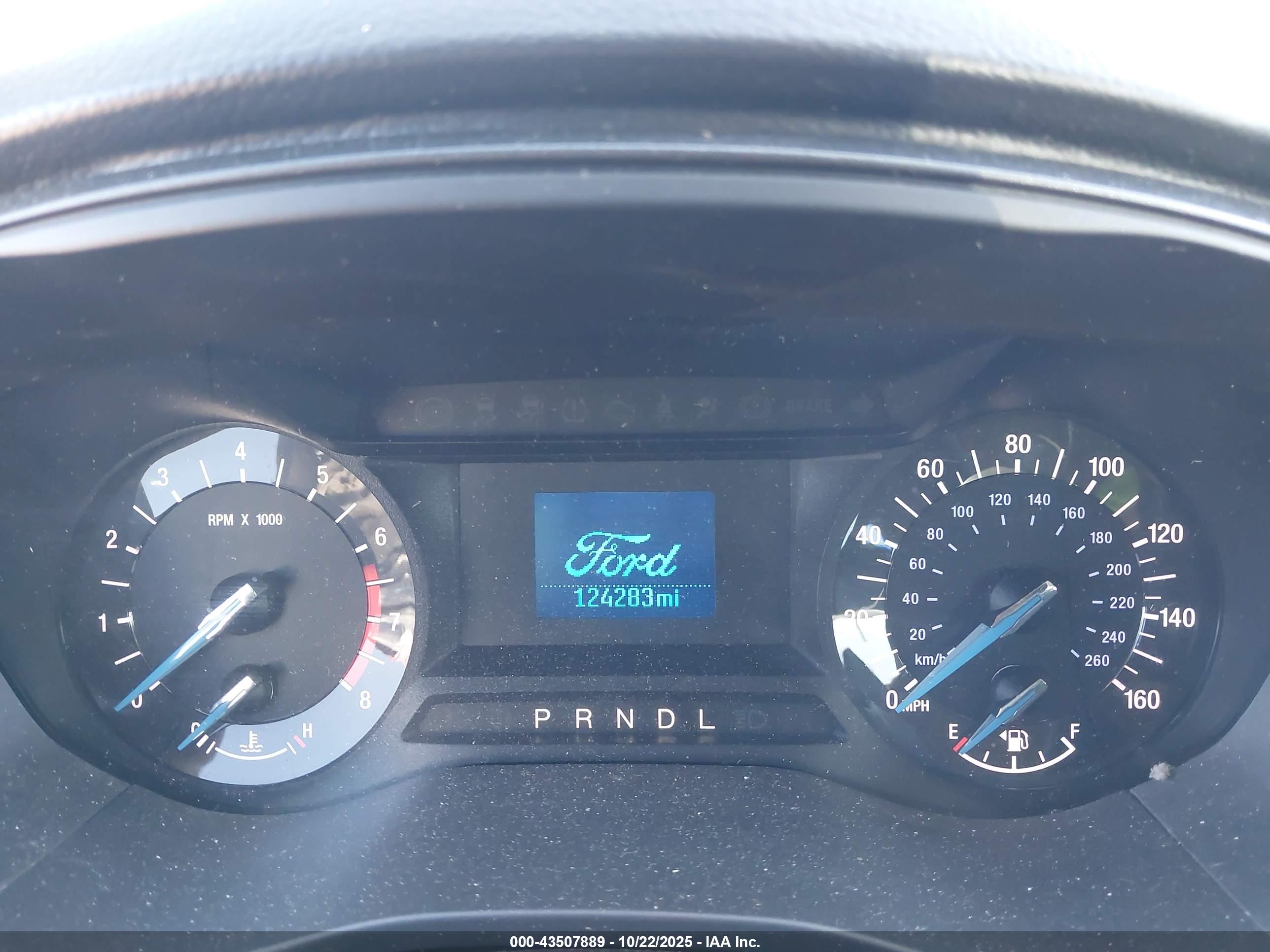 FORD FUSION image 7