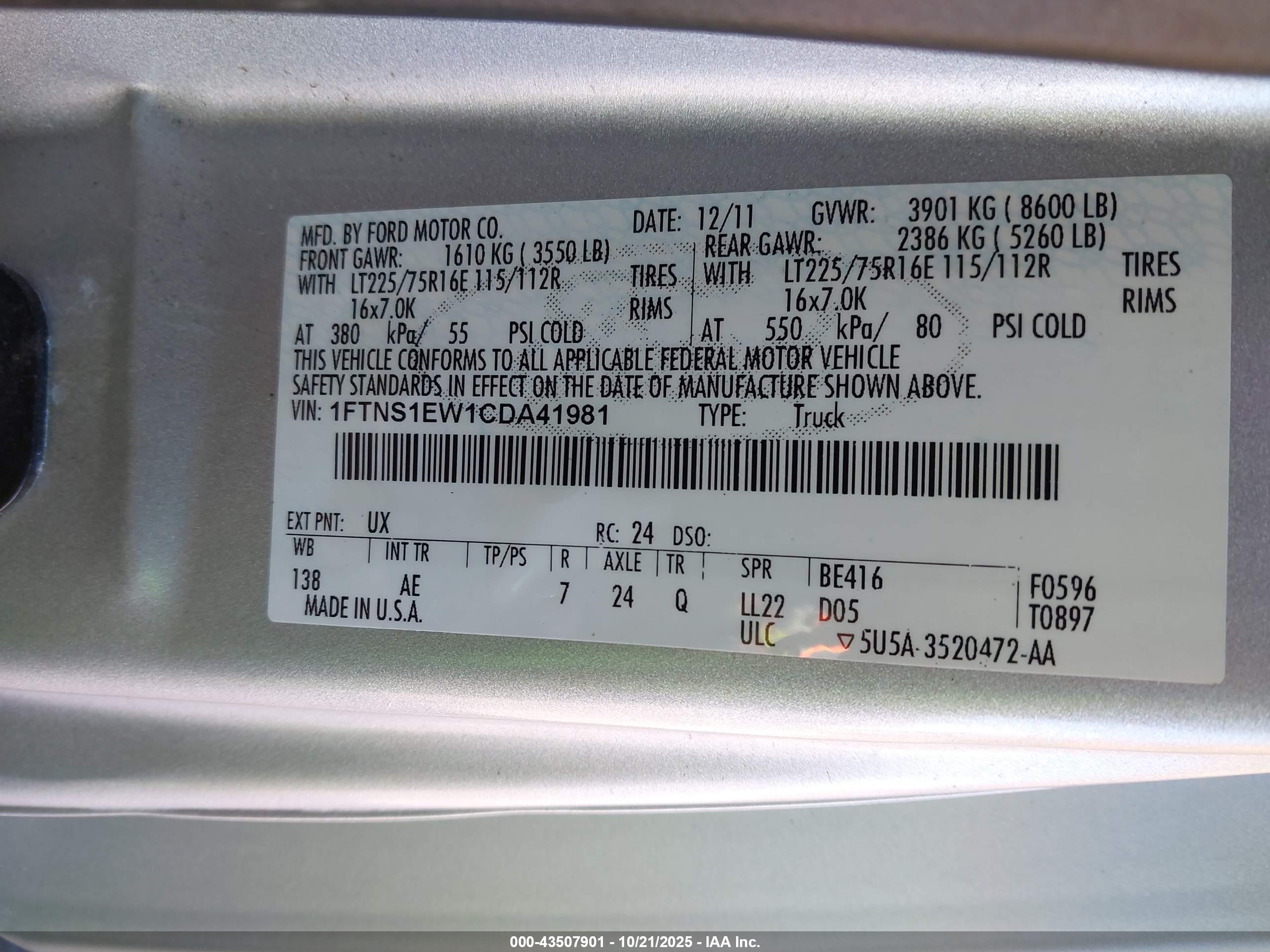 FORD E-150 image 9
