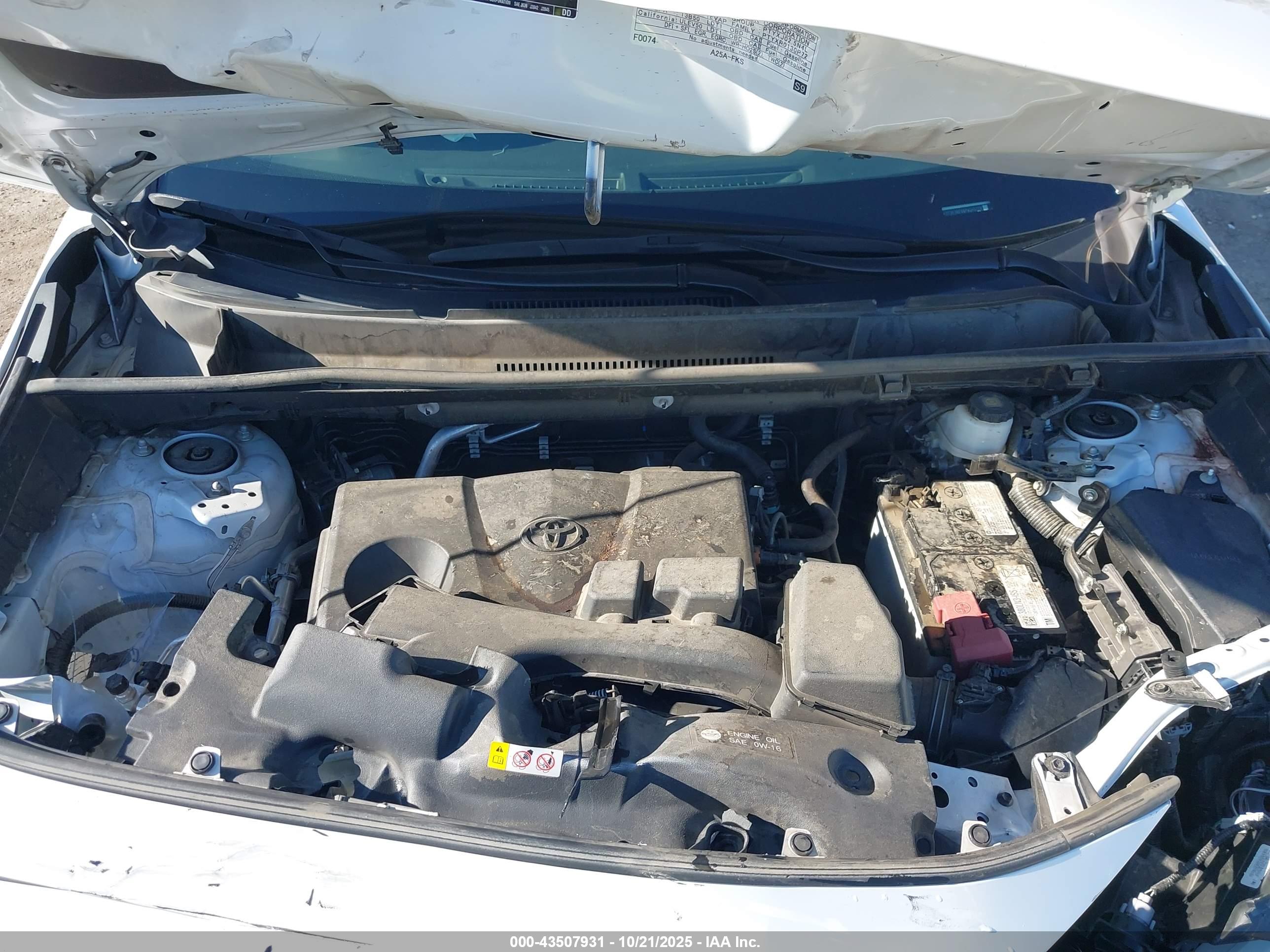 TOYOTA RAV4 image 10
