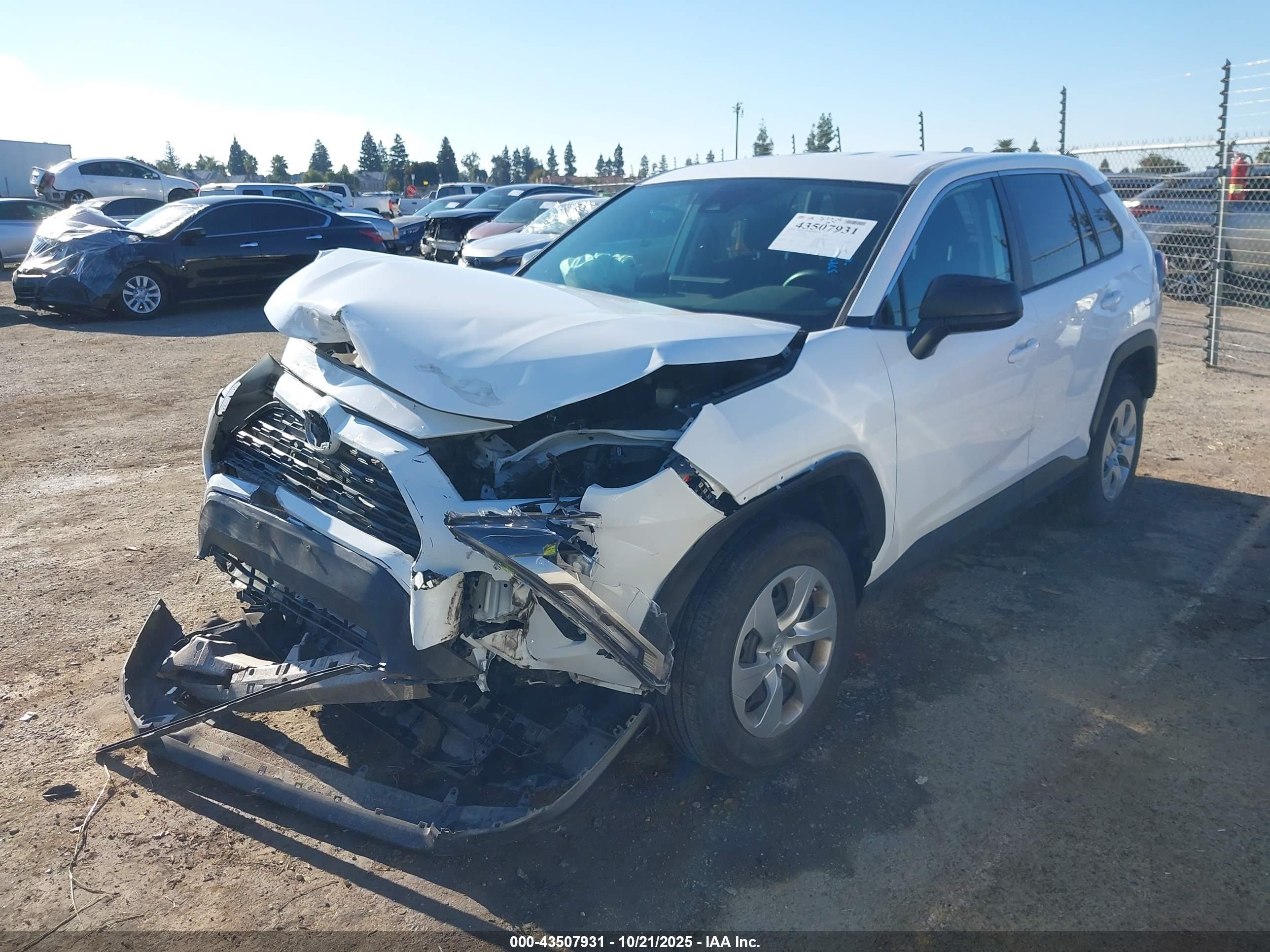 TOYOTA RAV4 image 2