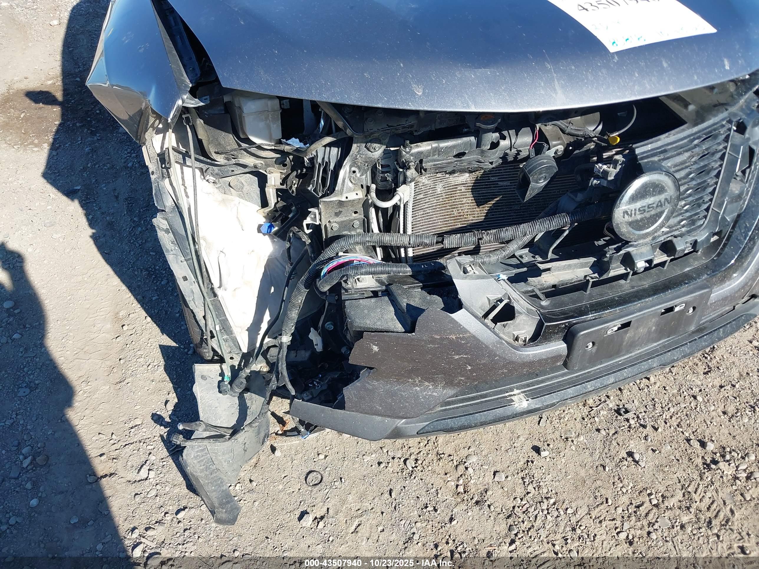 NISSAN ROGUE image 6