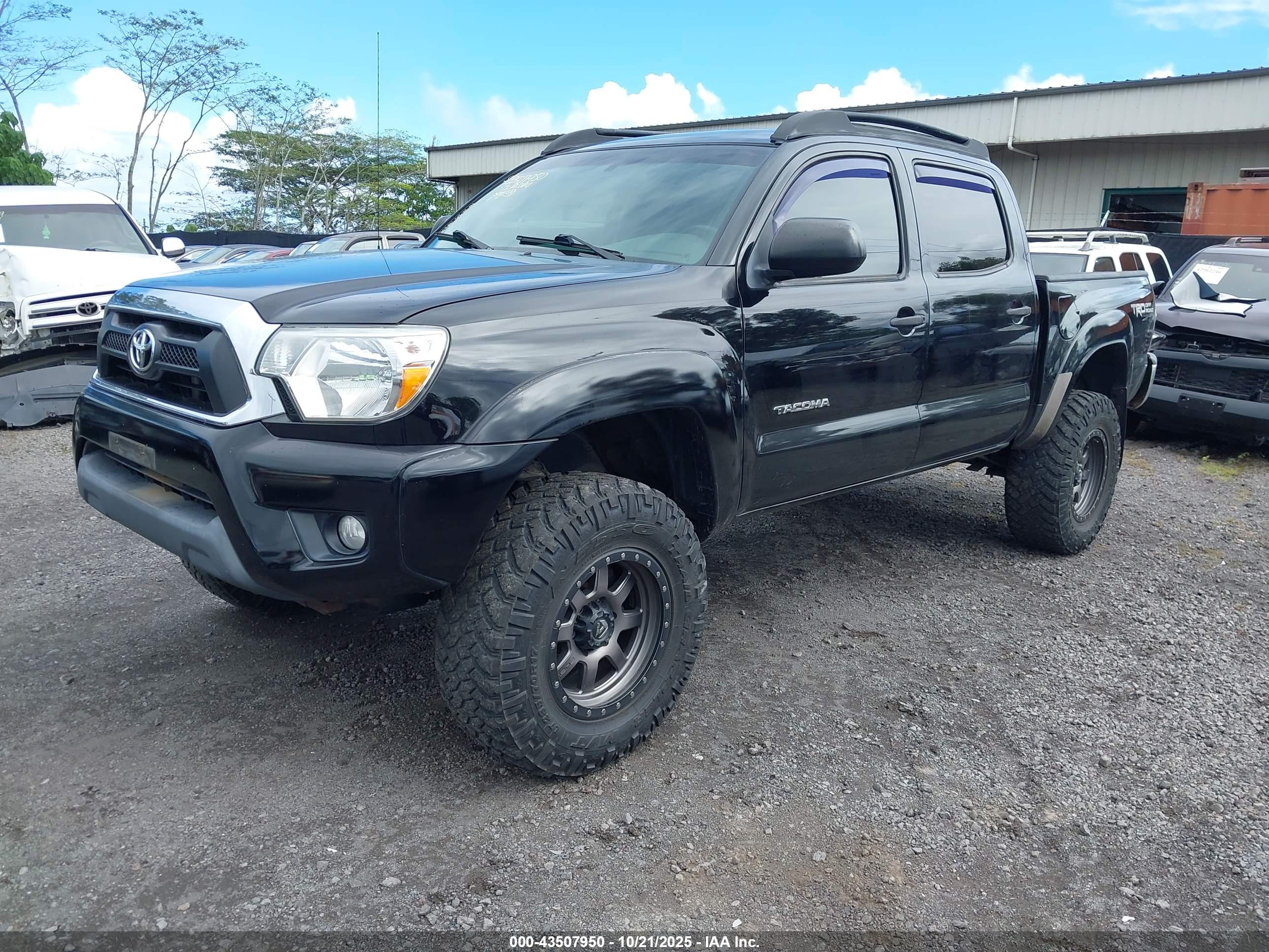 TOYOTA TACOMA image 2