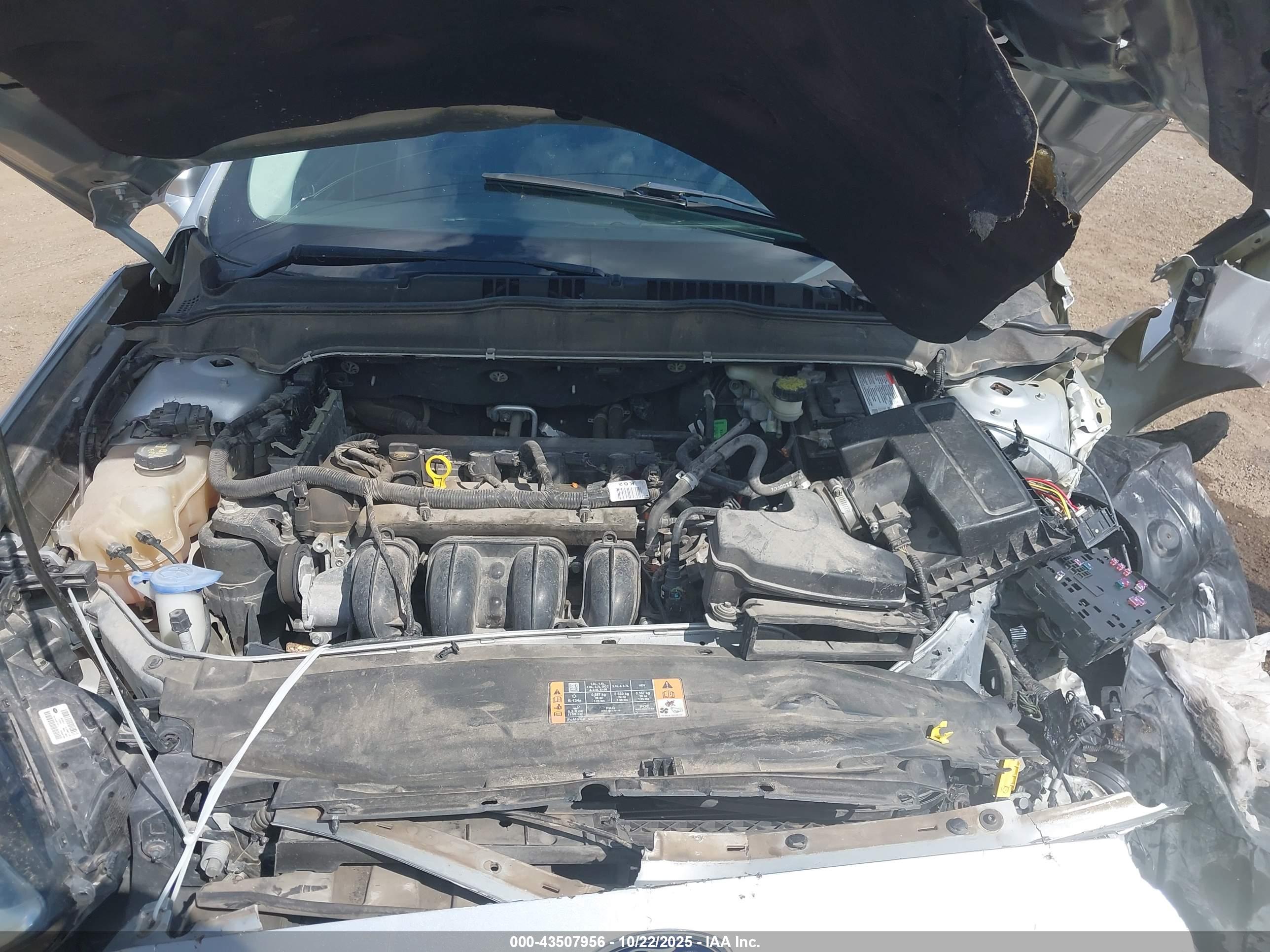 FORD FUSION image 10