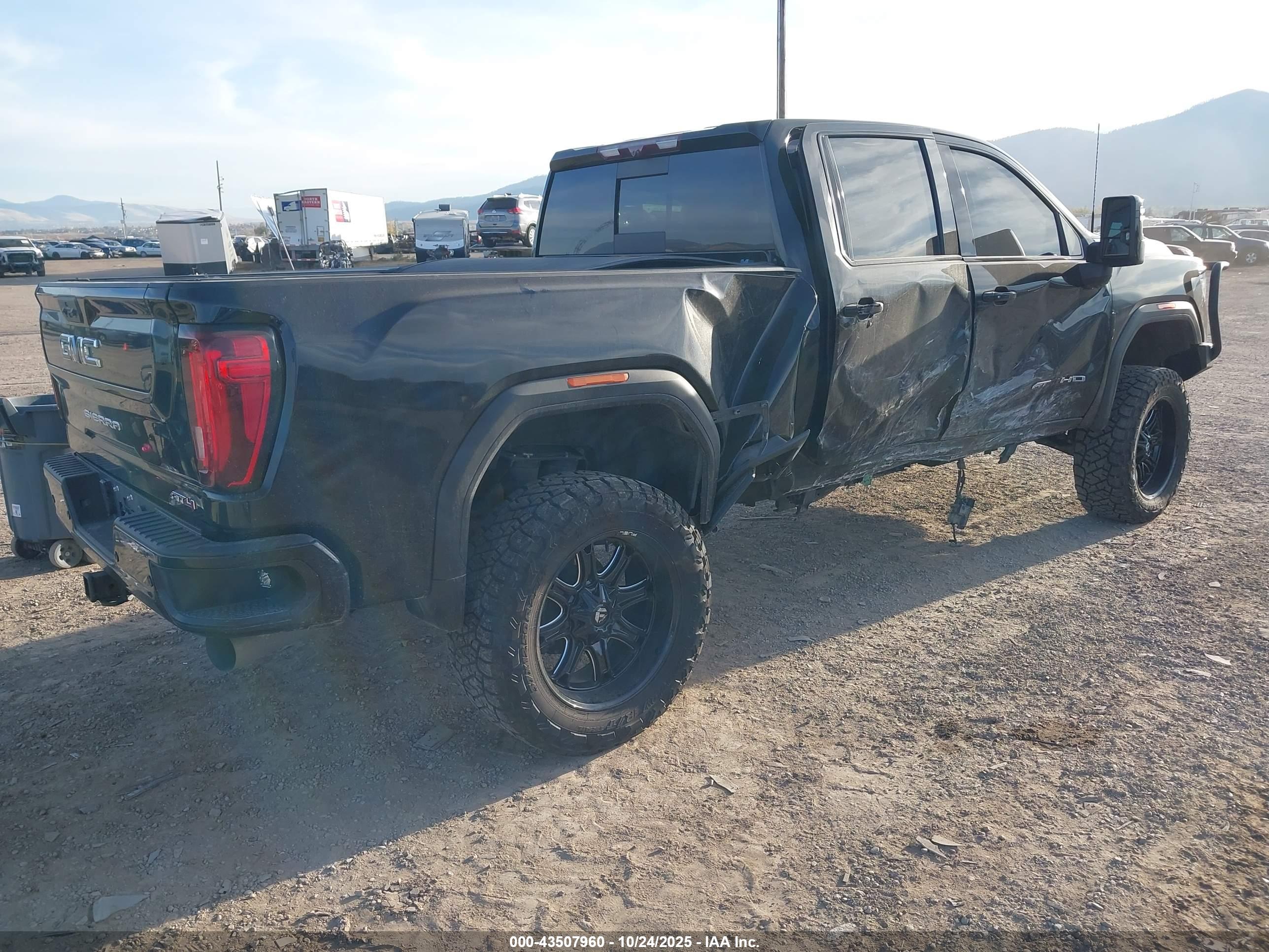 GMC SIERRA image 4