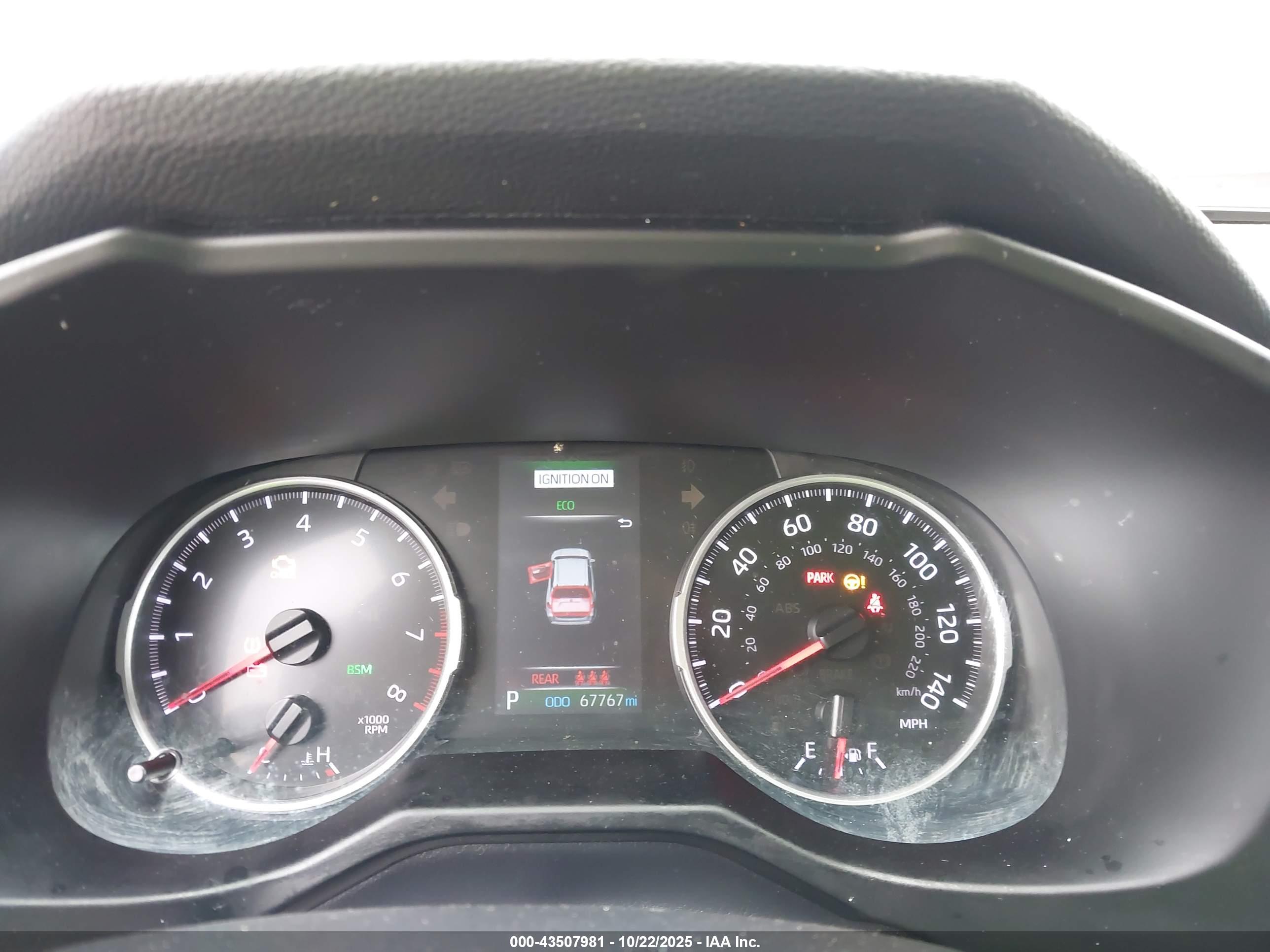 TOYOTA RAV4 image 7