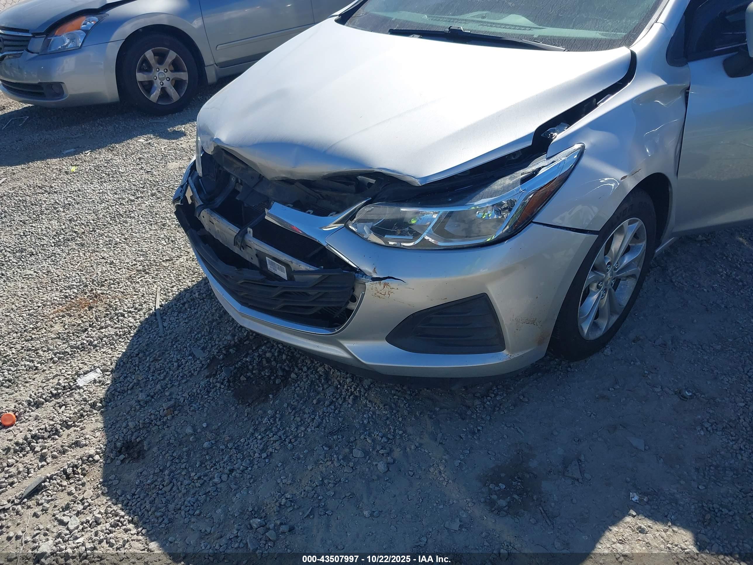 CHEVROLET CRUZE image 6