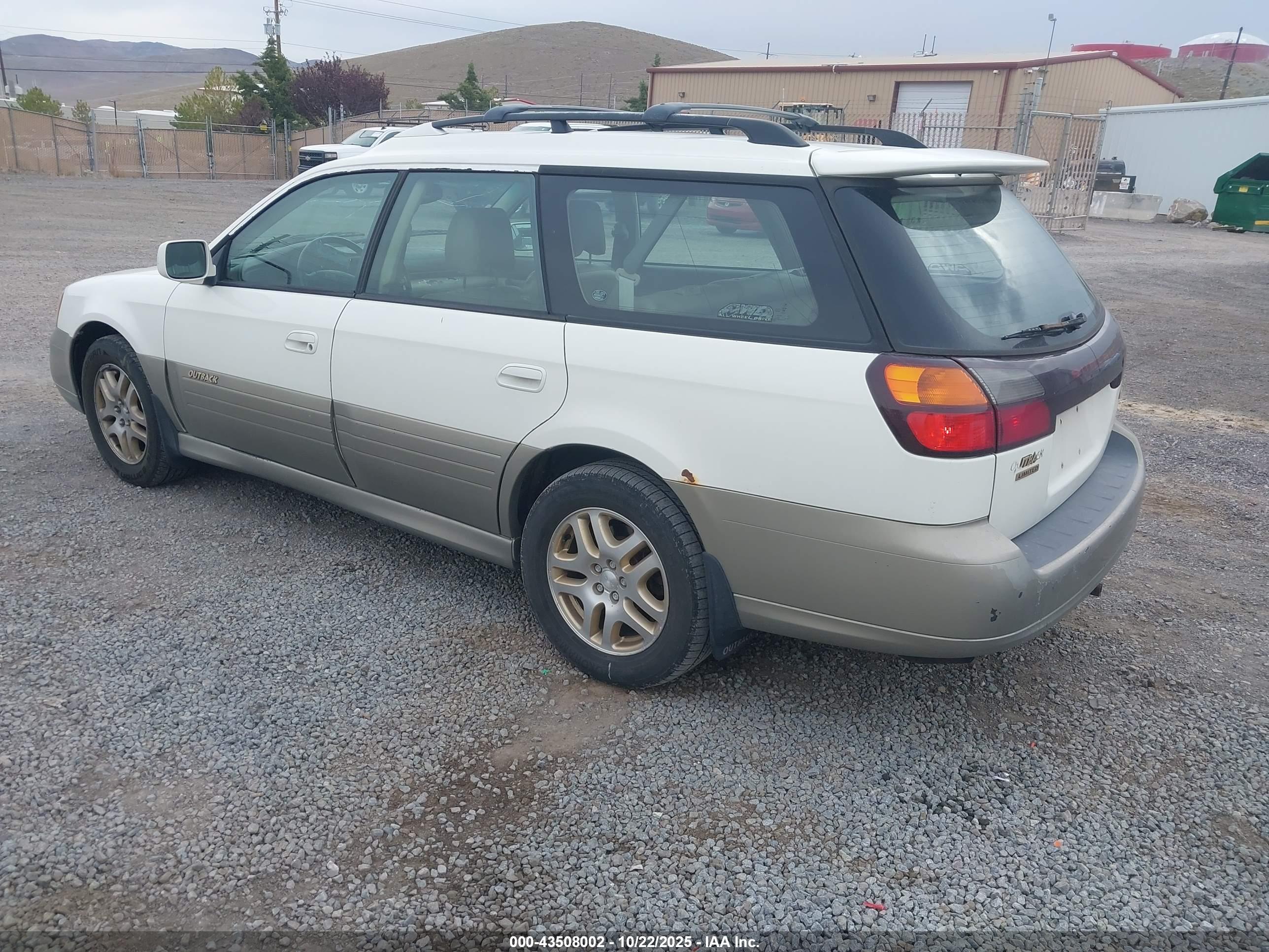 SUBARU OUTBACK image 3