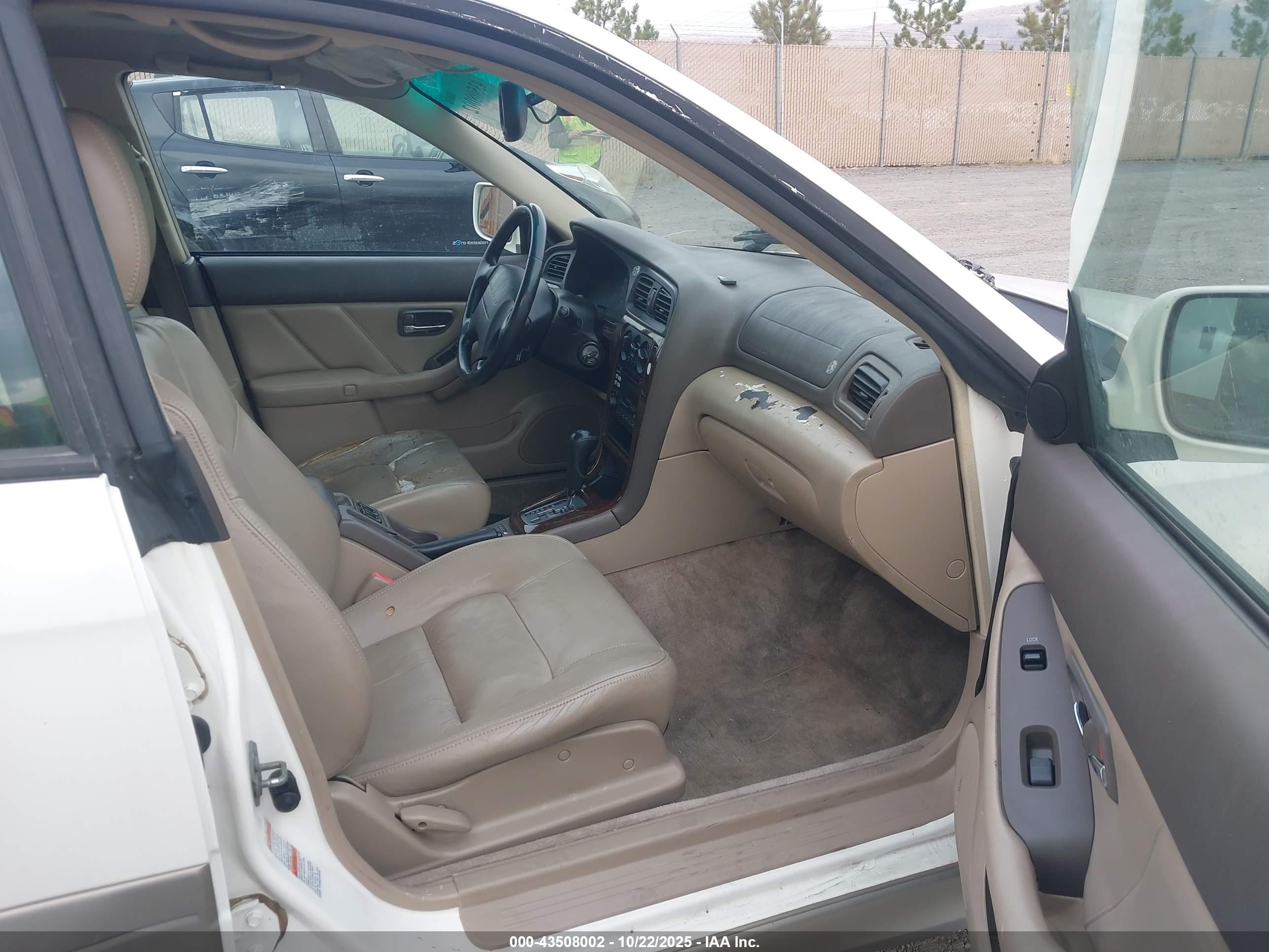 SUBARU OUTBACK image 5