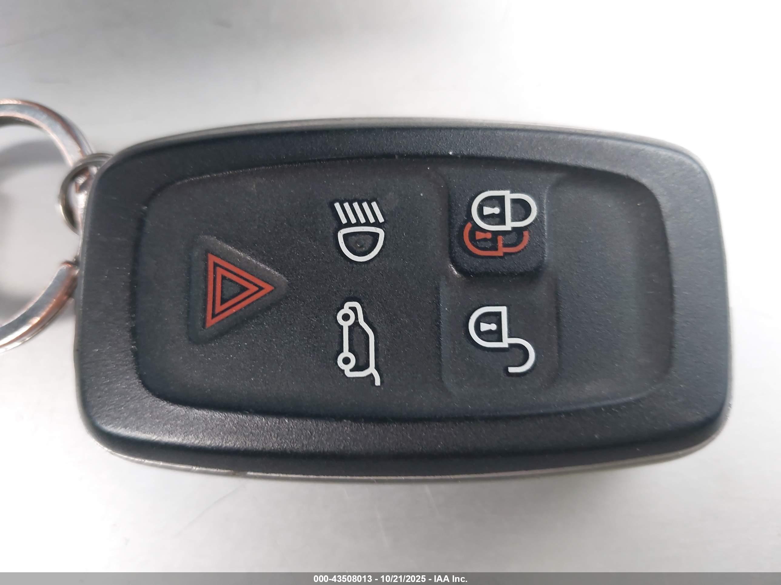 LAND ROVER image 11